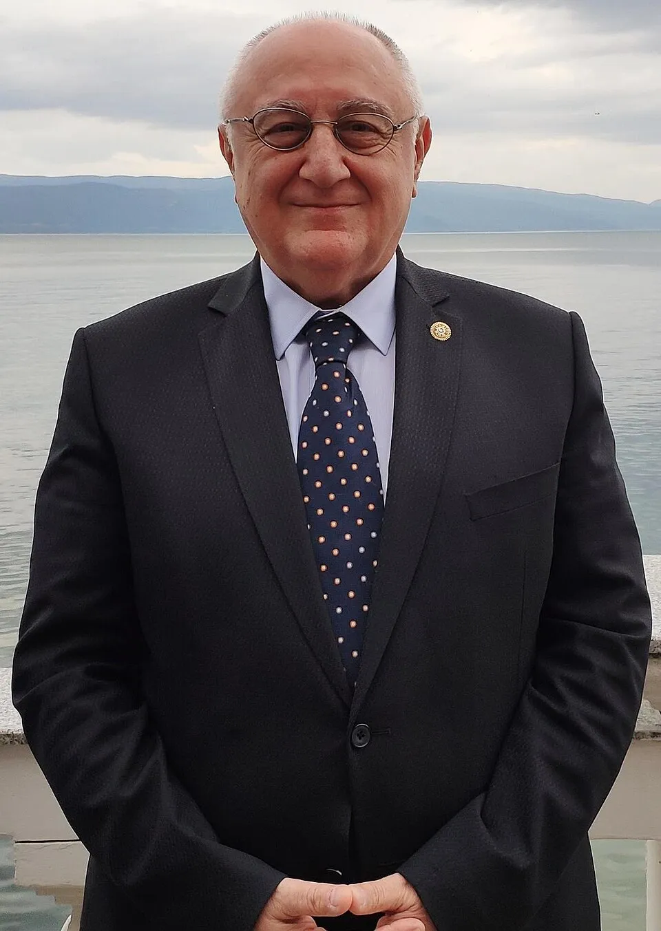Ahmet Kamil Erozan fotoğrafı