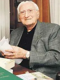 Ali Nihat Gökyiğit fotoğrafı