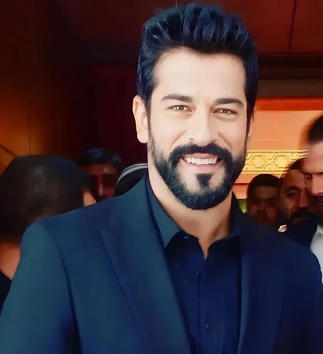Burak Özçivit fotoğrafı