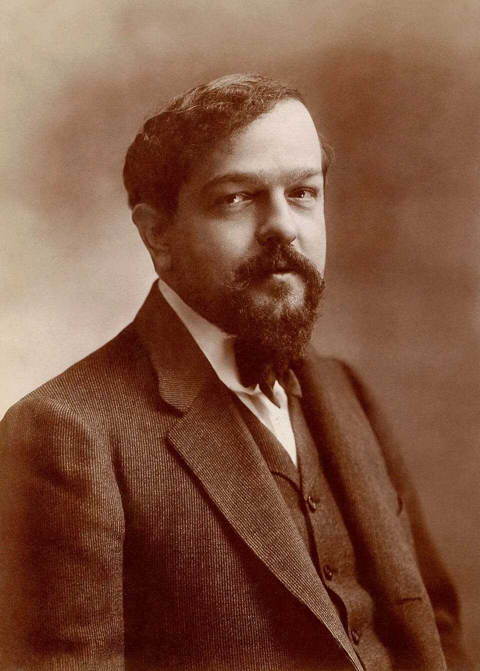 Claude Debussy fotoğrafı
