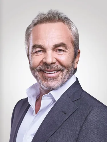 Erol Olçok fotoğrafı