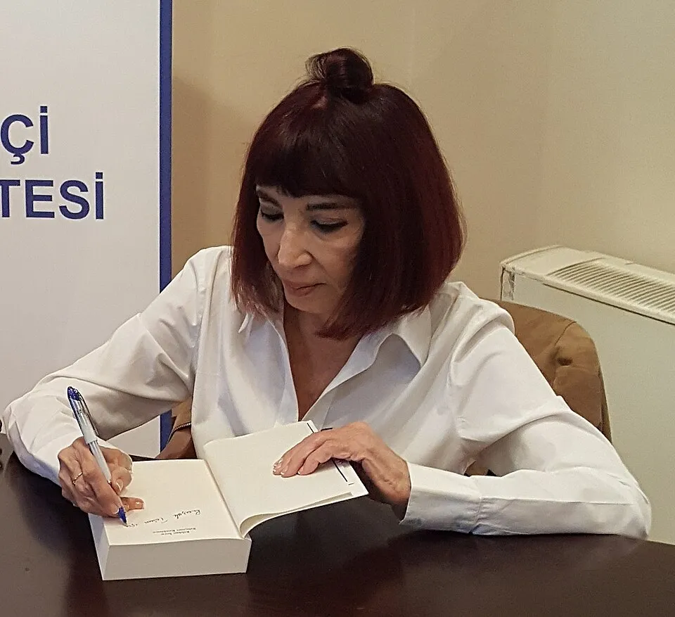 Gülriz Sururi fotoğrafı