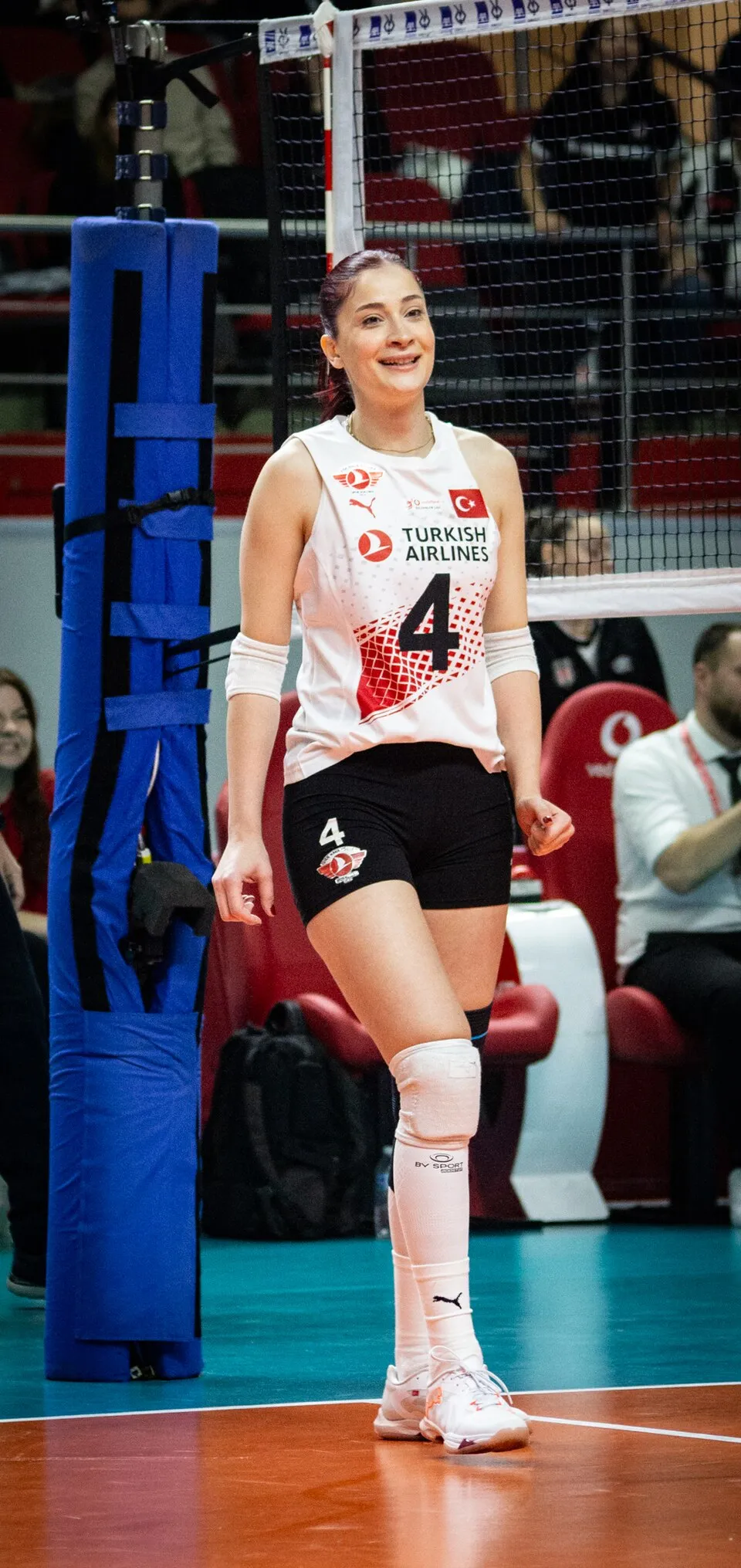 Tuğba Şenoğlu fotoğrafı
