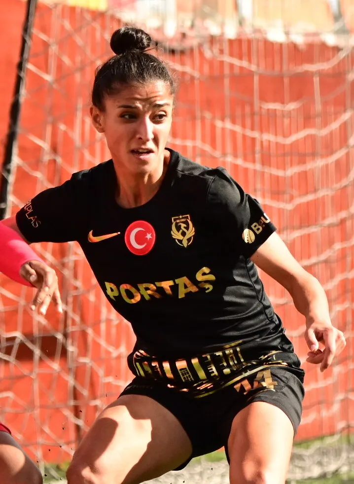 Ümran Özev fotoğrafı