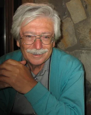 Yüksel Pazarkaya fotoğrafı