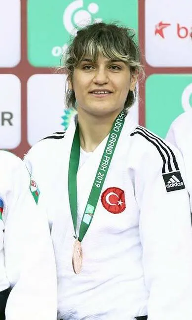 Zeynep Çelik fotoğrafı