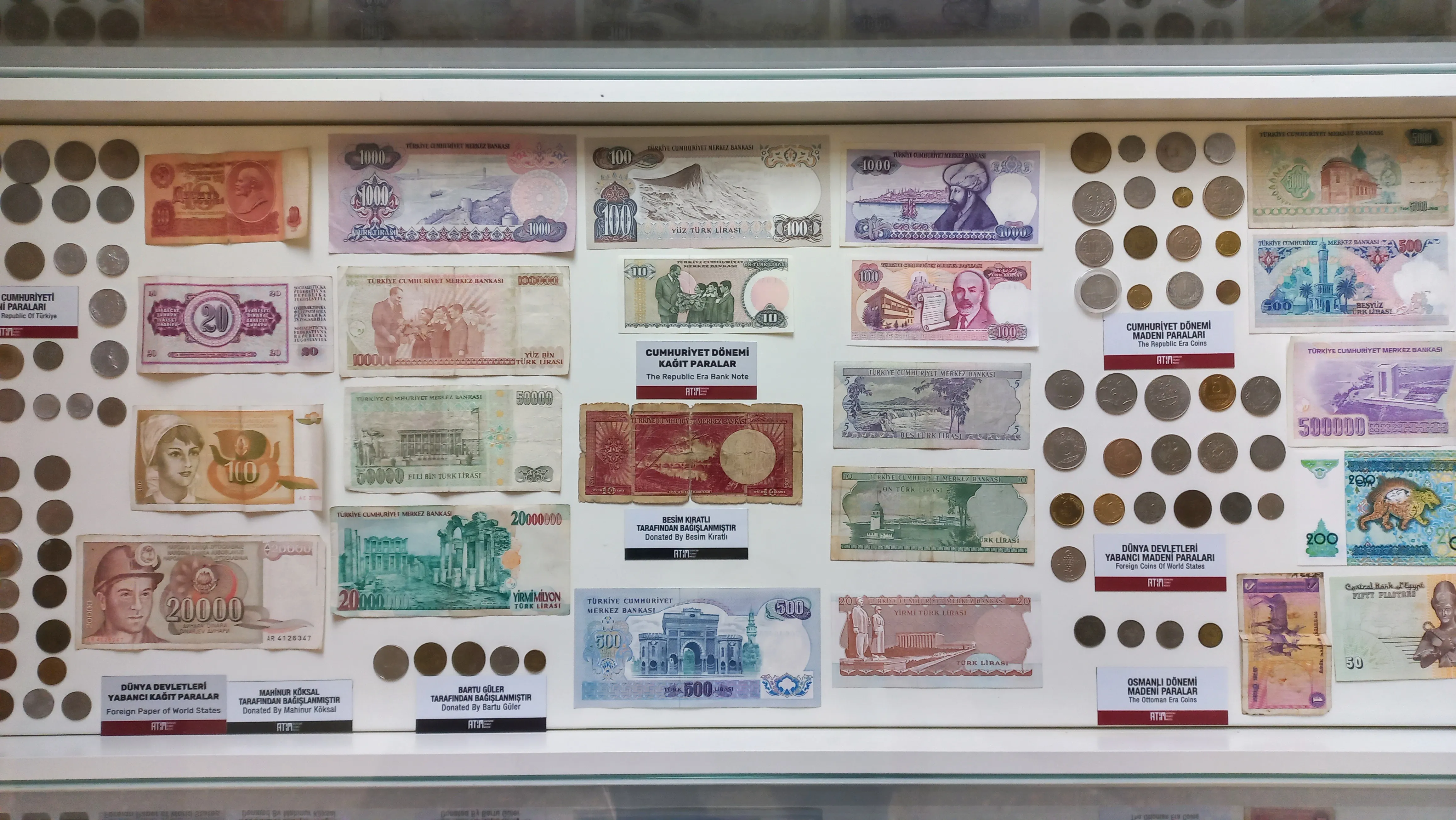 Kağıt ve madeni para koleksiyonu