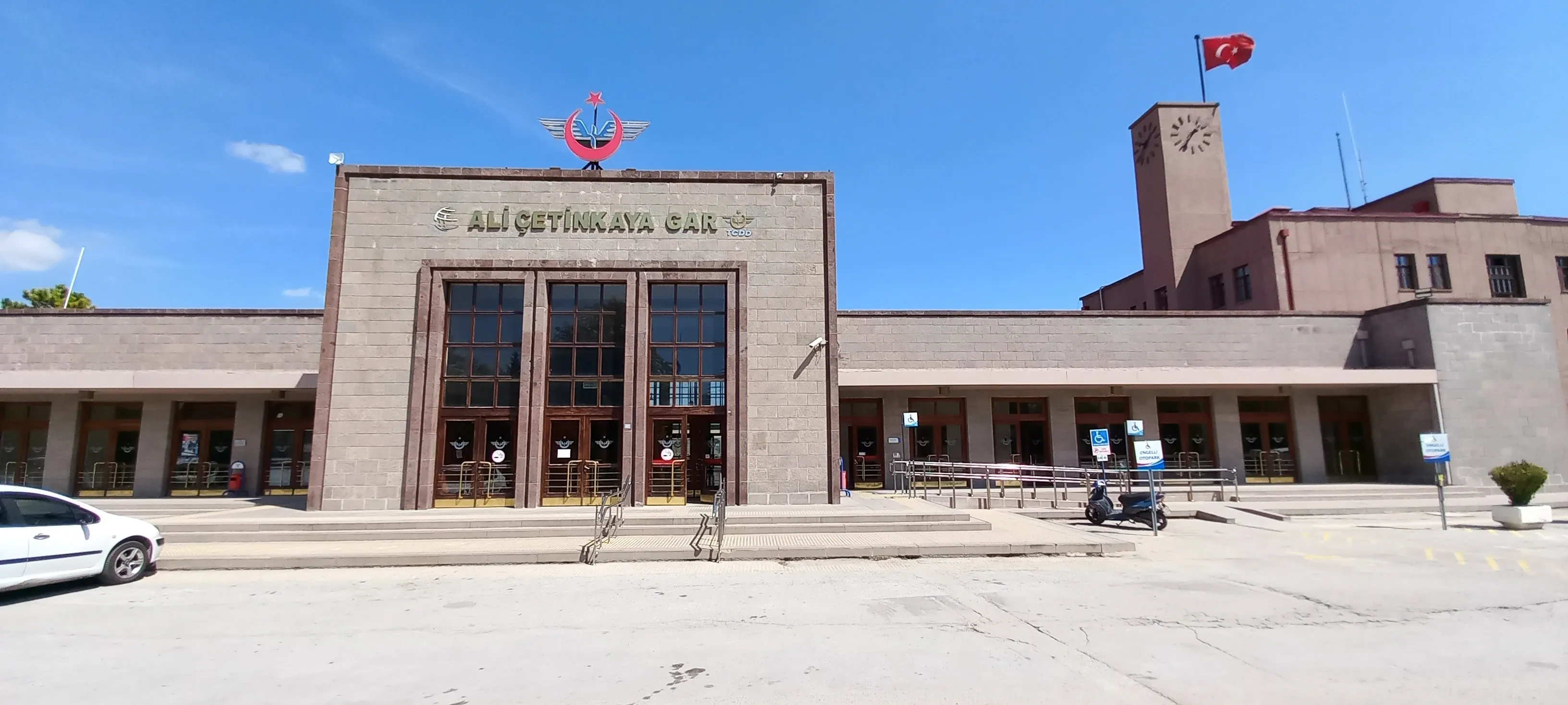 Garın ön cephesi