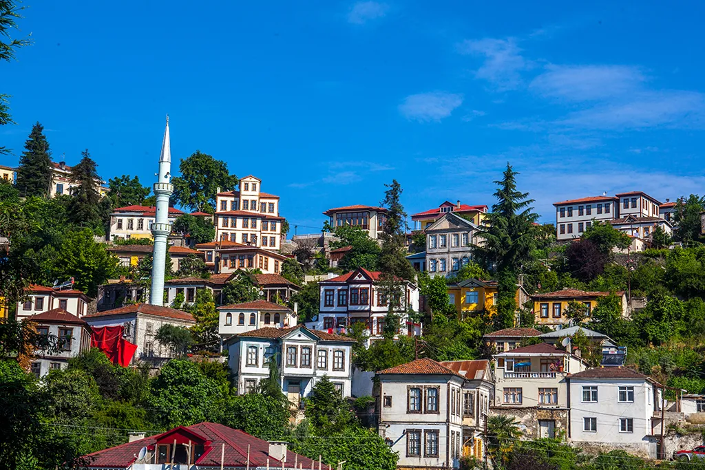 Tarihi Orta Mahalle evleri