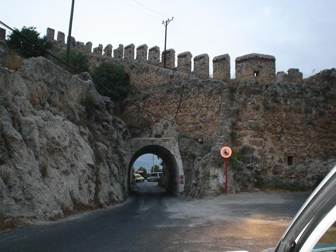 Surlardan geçen yol
