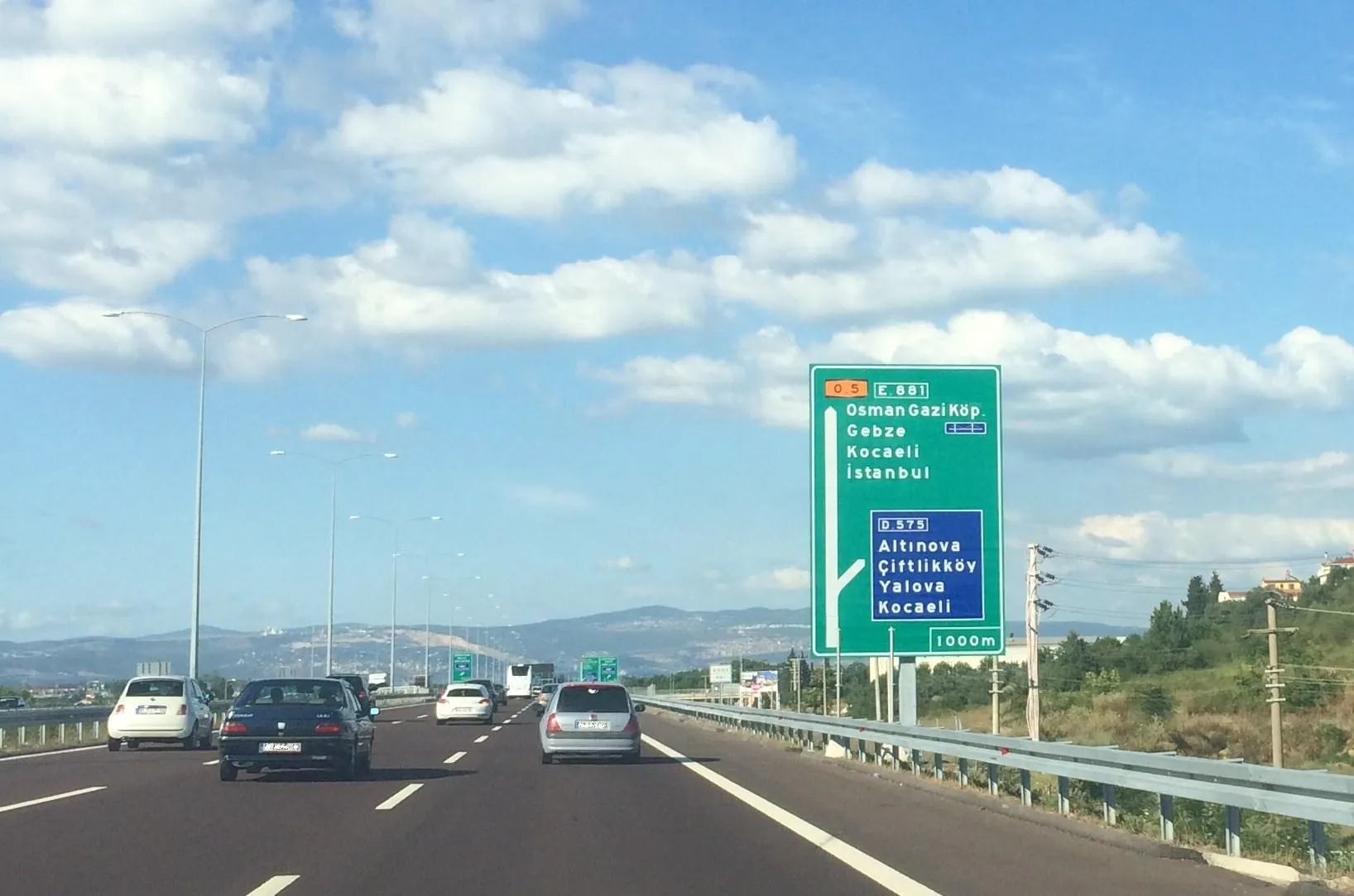 Altınova ayağından Osmangazi Köprüsü'ne giriş yapılan yol (Temmuz 2016)