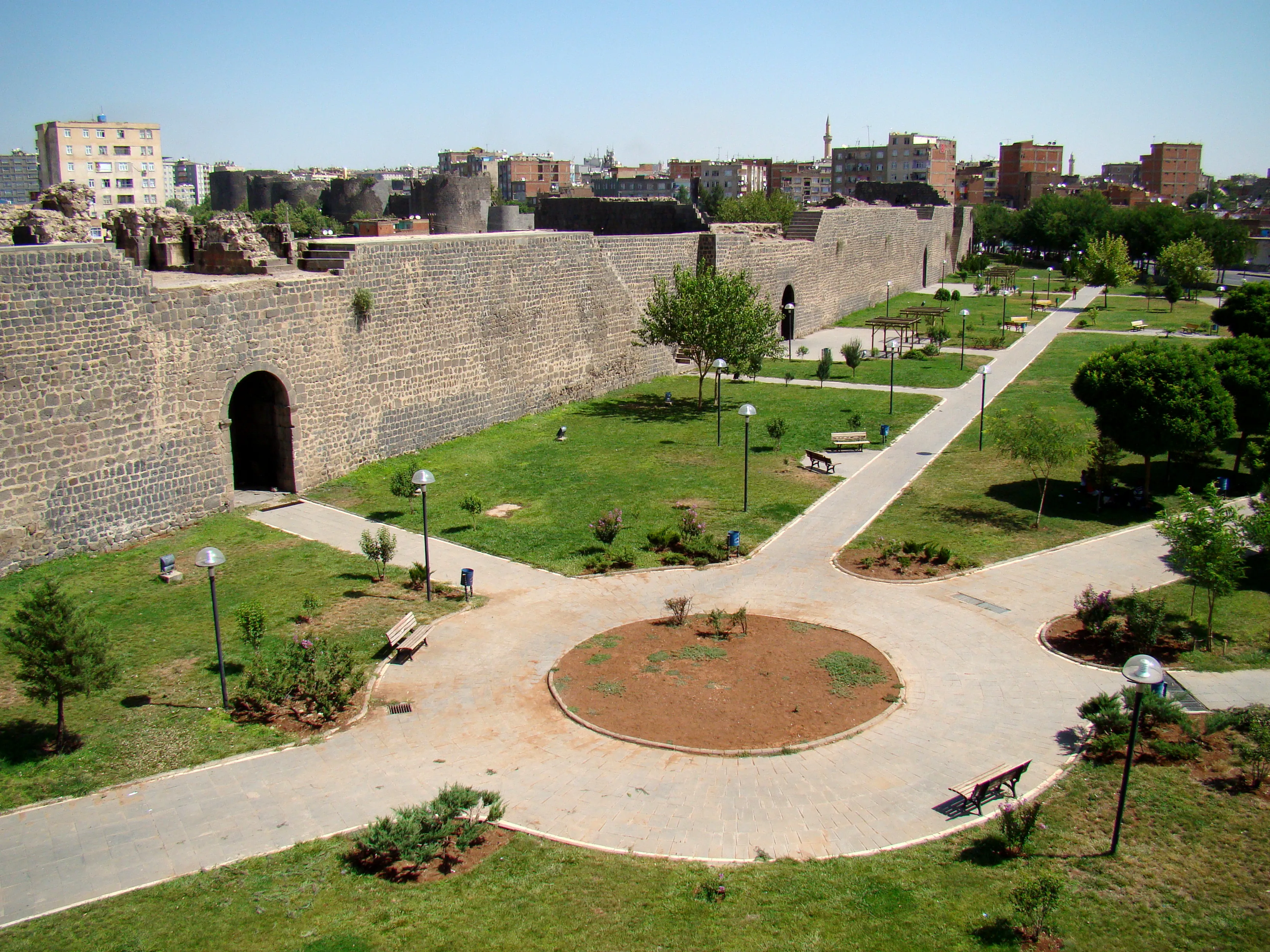 {{{açıklama}}}