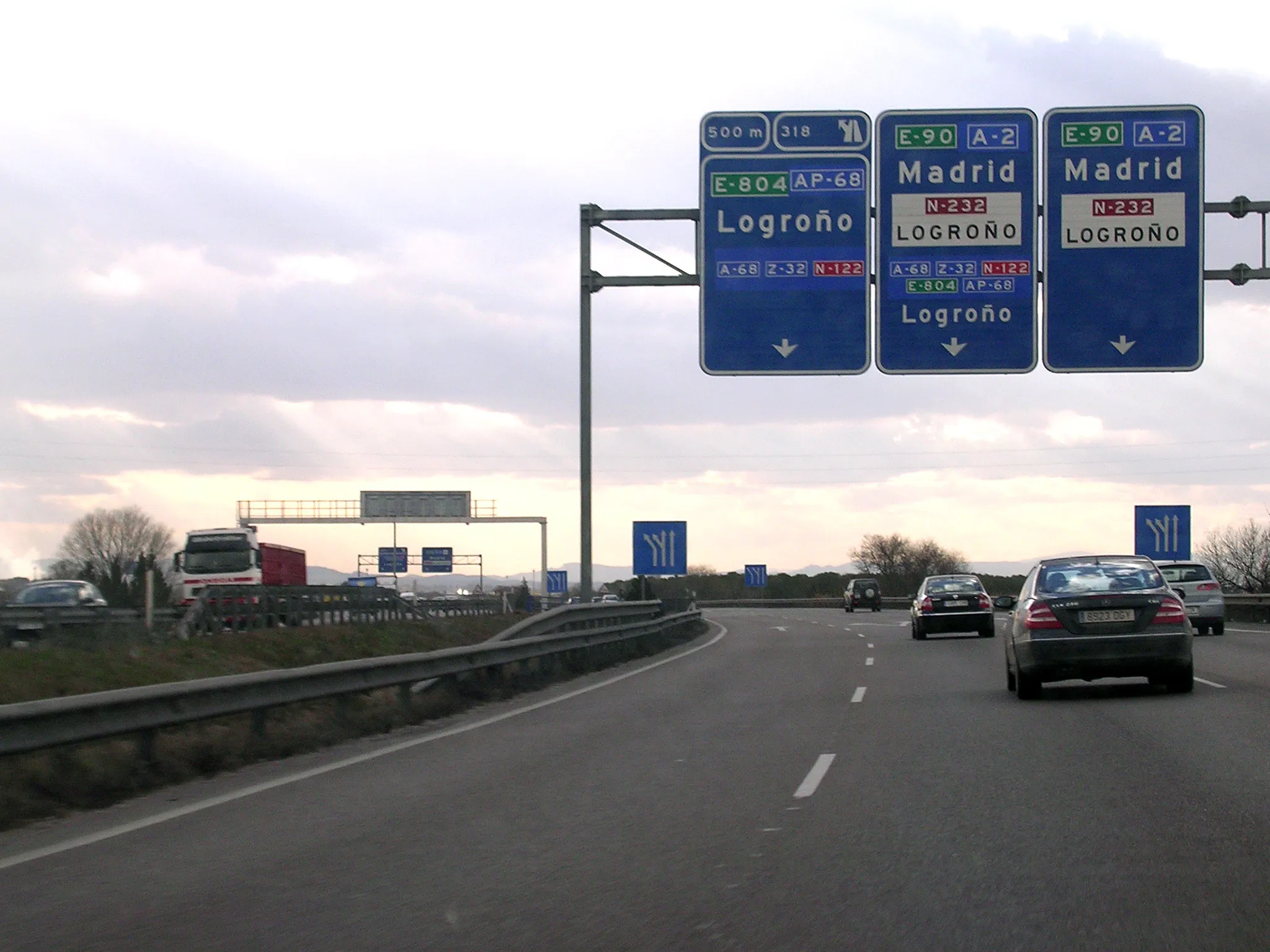 Zaragoza'da E90 ve İspanya Otoyolu A-2 İspanya.