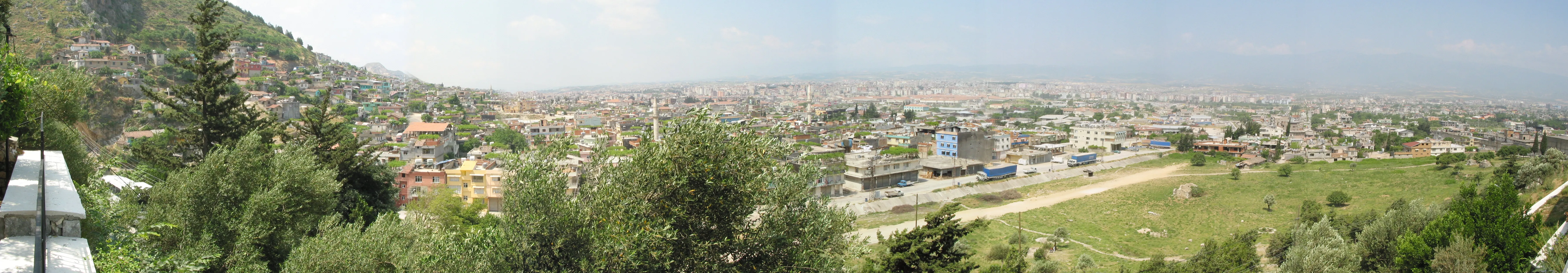 Kiliseden Antakya manzarası (panoramik görünüm)