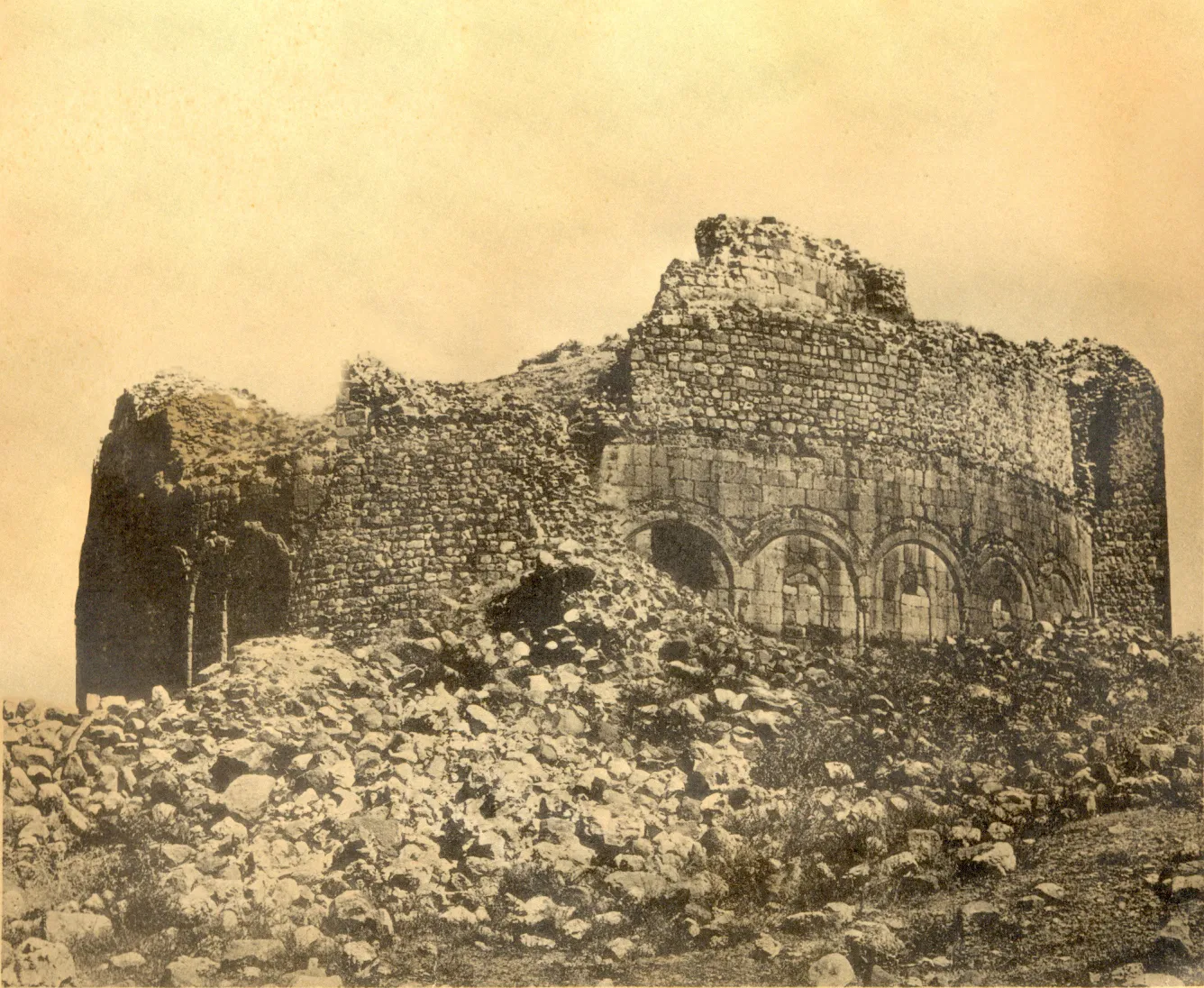 Penek köyündeki Bana Katedrali; 1902. Katedral 1877-1878 Osmanlı-Rus Savaşı sırasında yıkılmıştır.
