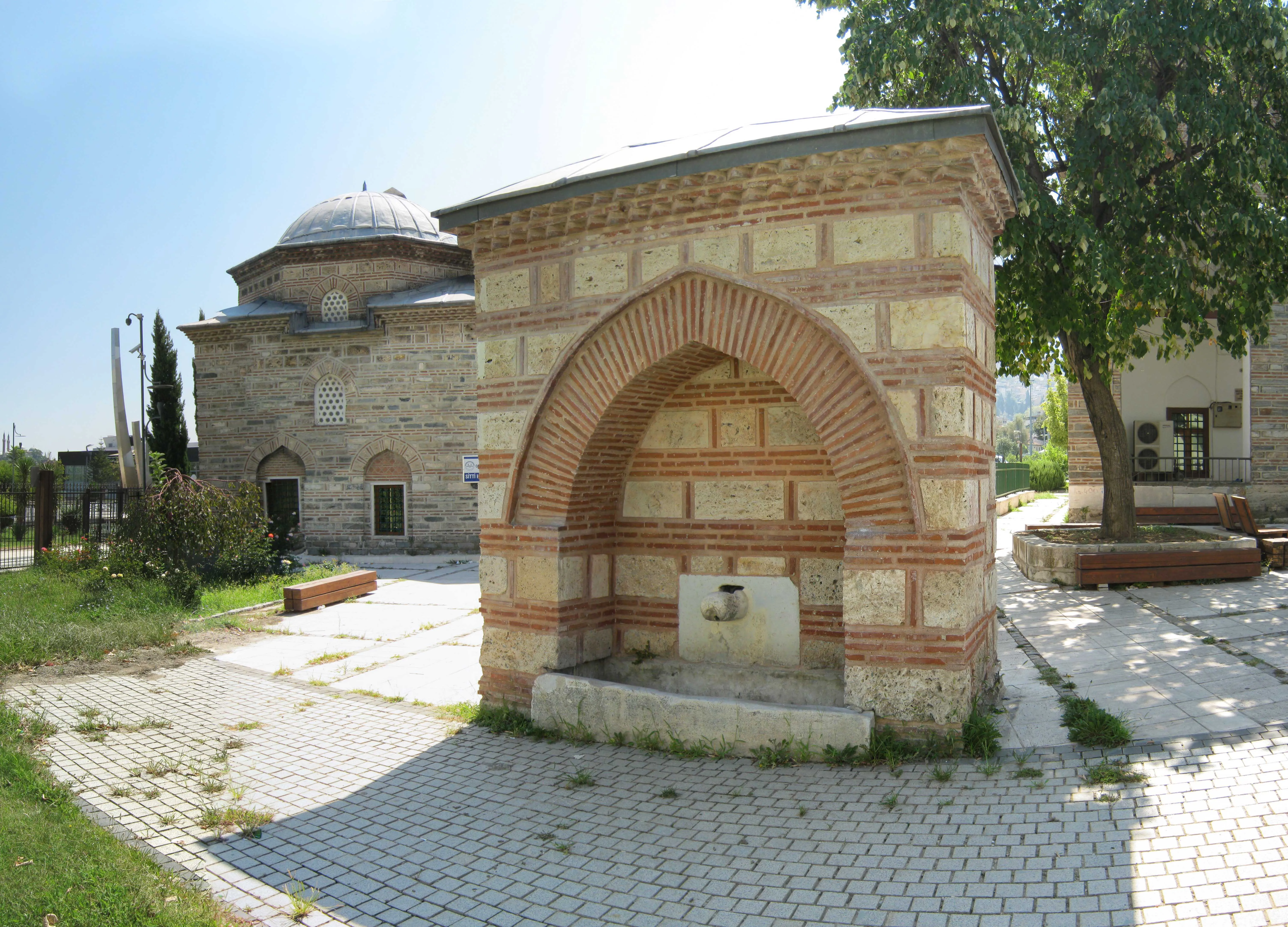 Sitti Hatun Camii çeşmesi
