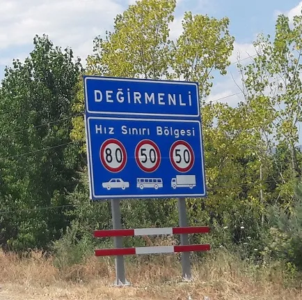 Köyün girişinden bir görünüm