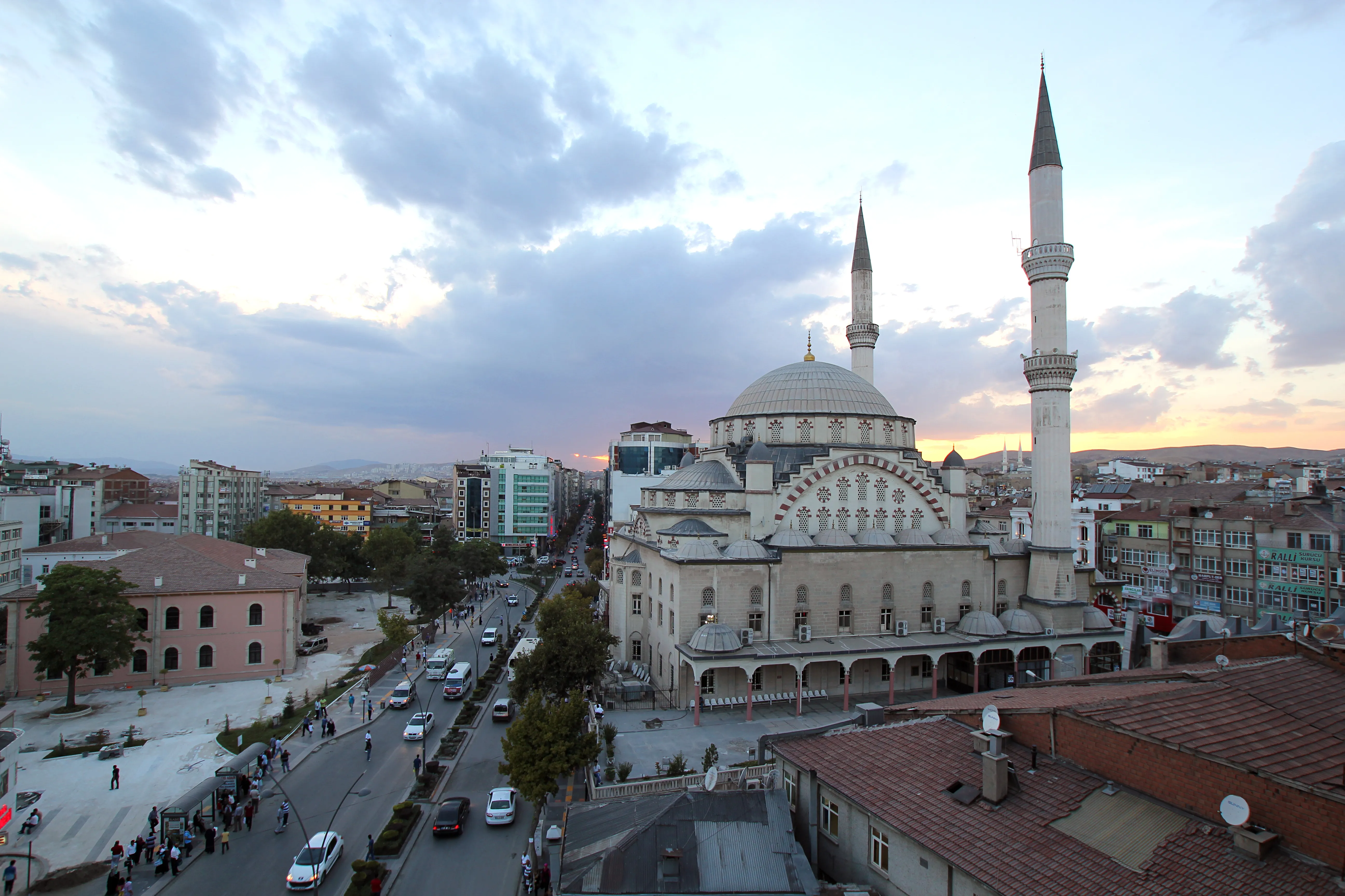İzzet Paşa Camii