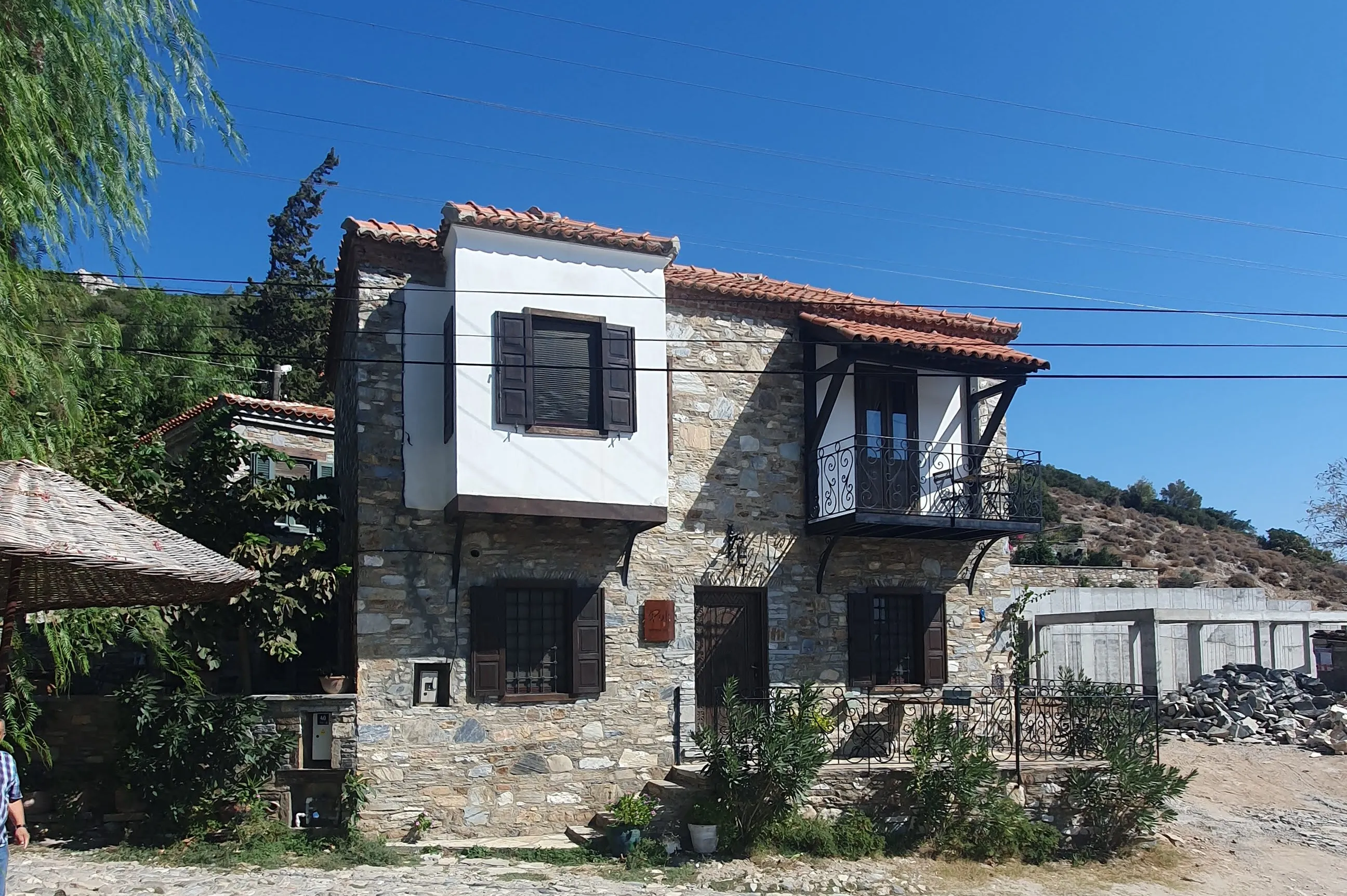 Eski Doğanbey (Domatia) köyünde bir ev