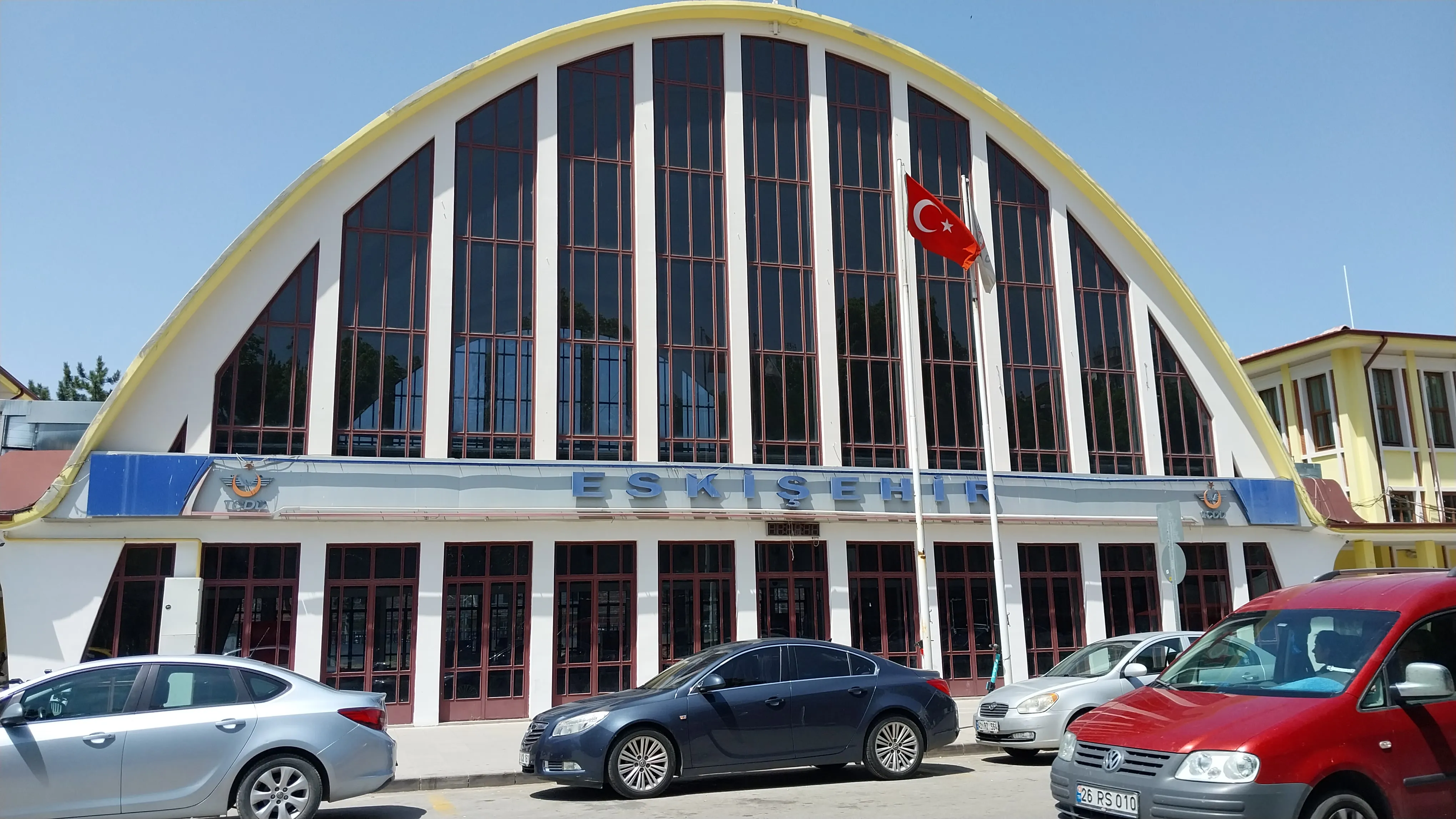 Gar binası