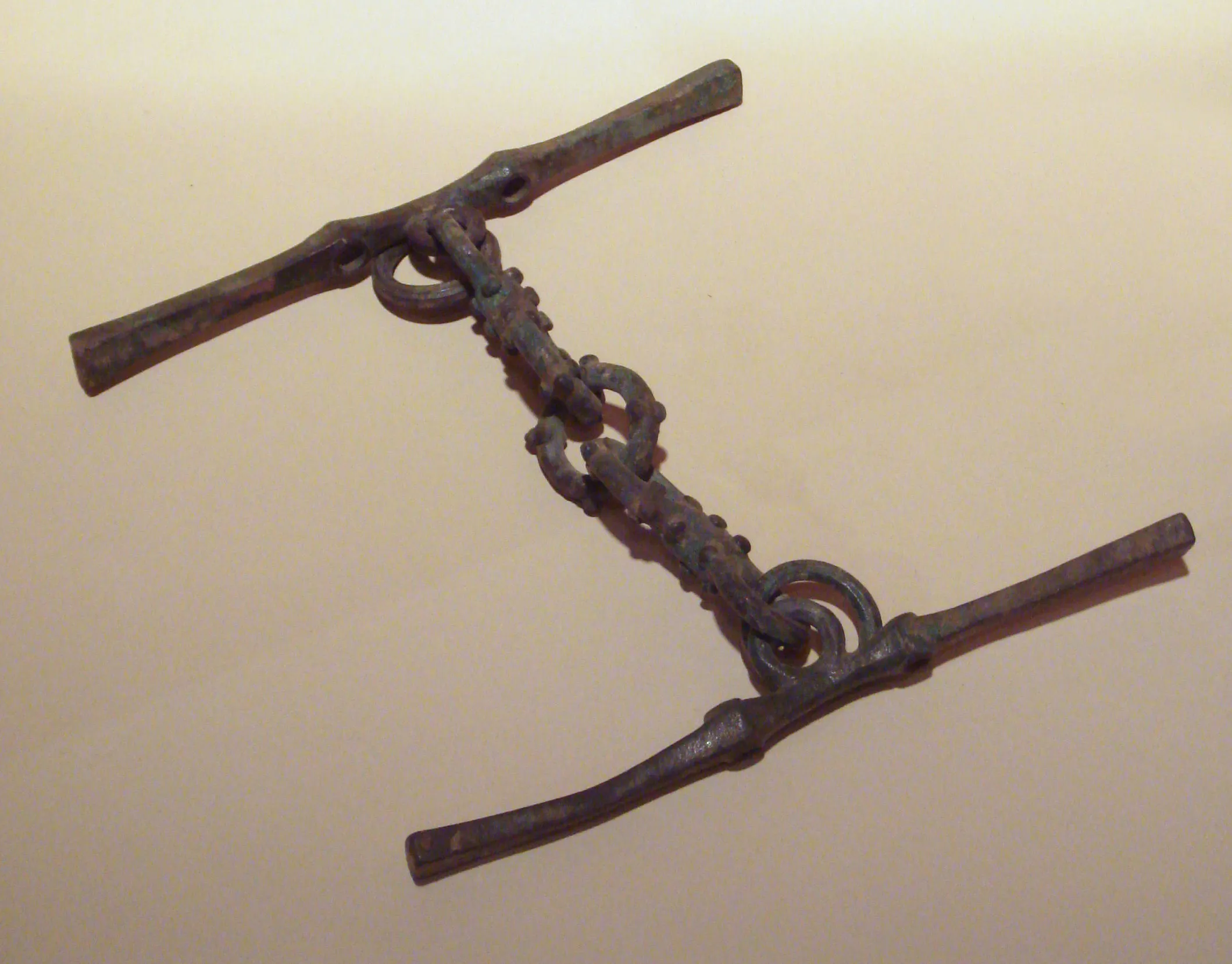 Galatlara ait bir bronz at gemi. Hıdırşeyhler Höyüğü, Bolu 3. yy. İstanbul Arkeoloji Müzesi