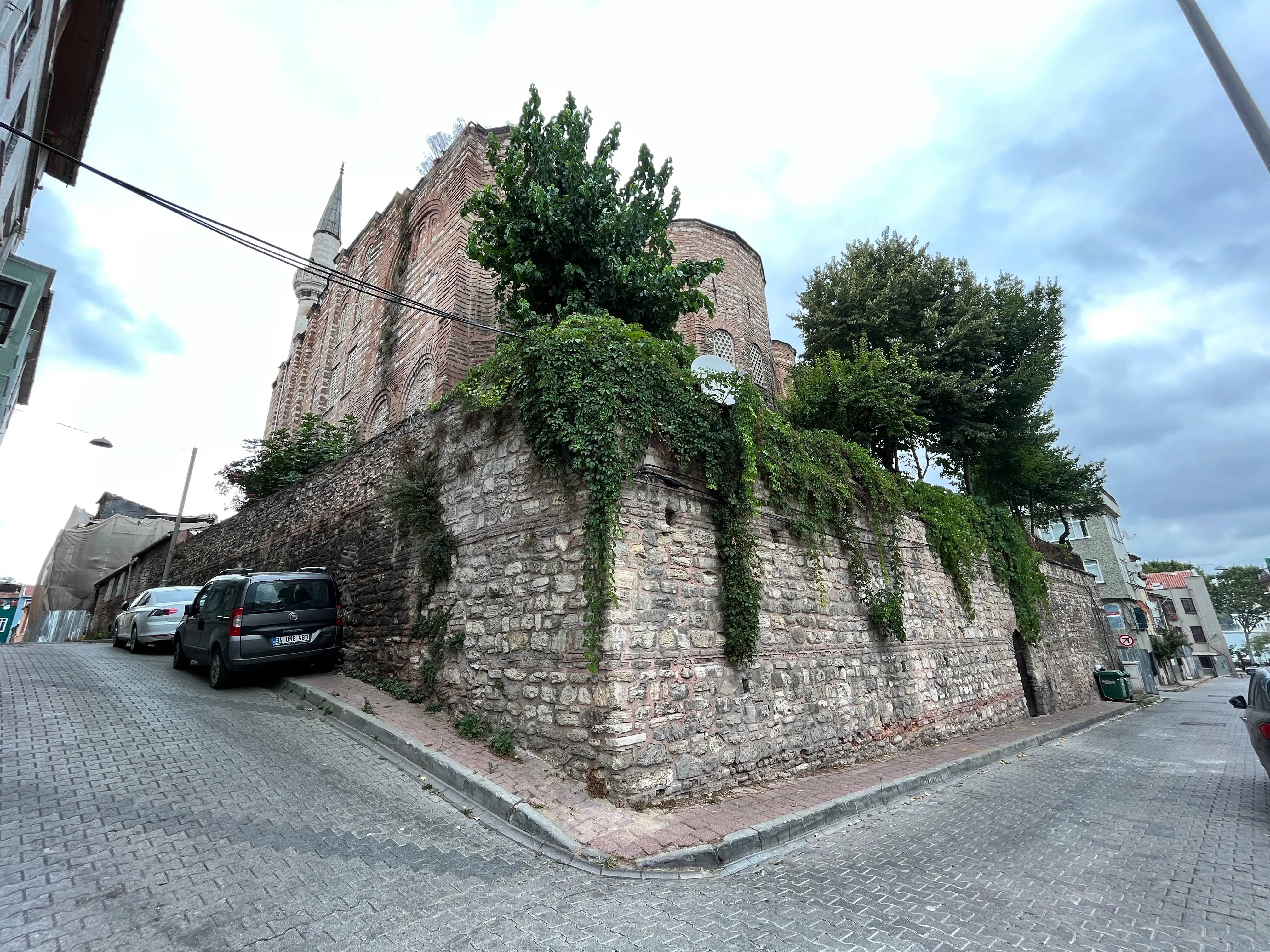 Caminin kıble cephesi