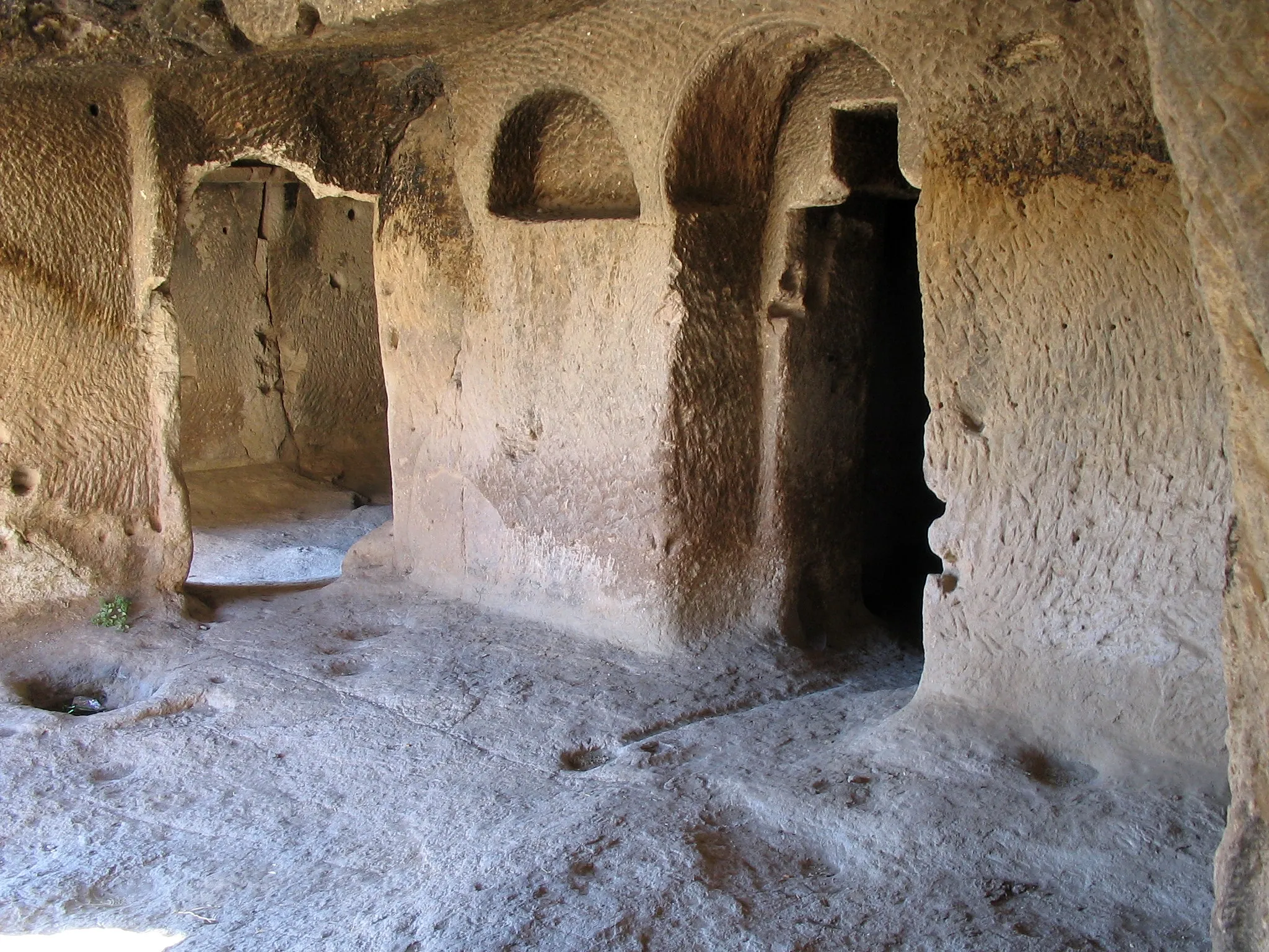 Kilise iç kısmı