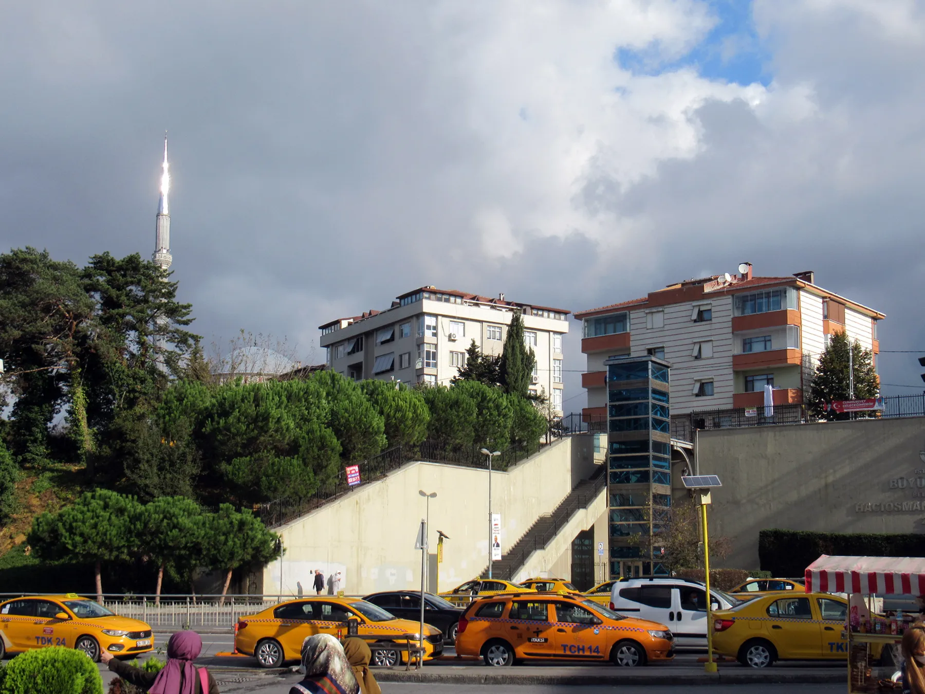 Hacıosman istasyonunun yakınında
