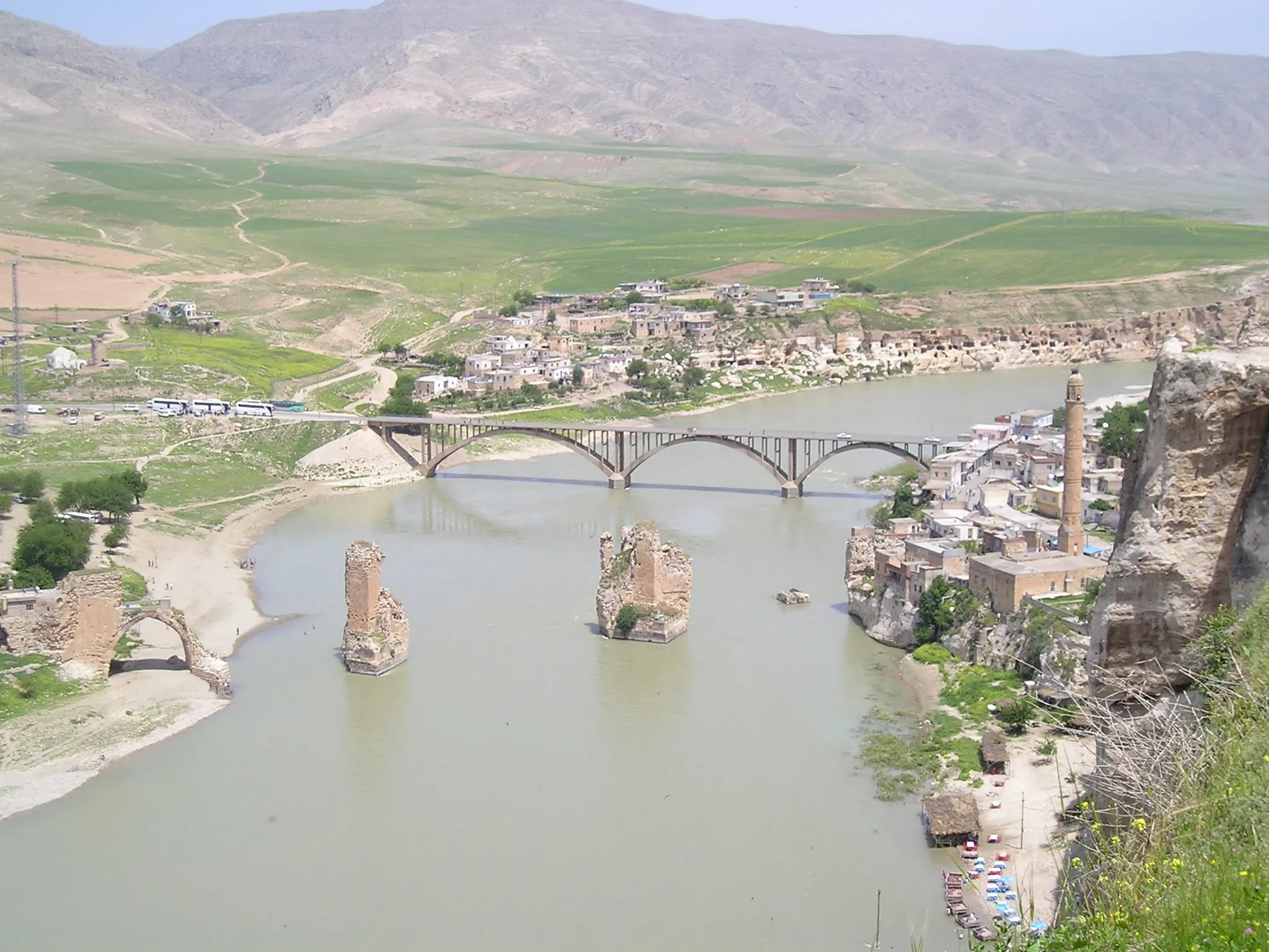 Dicle Nehri üzerindeki Hasankeyf