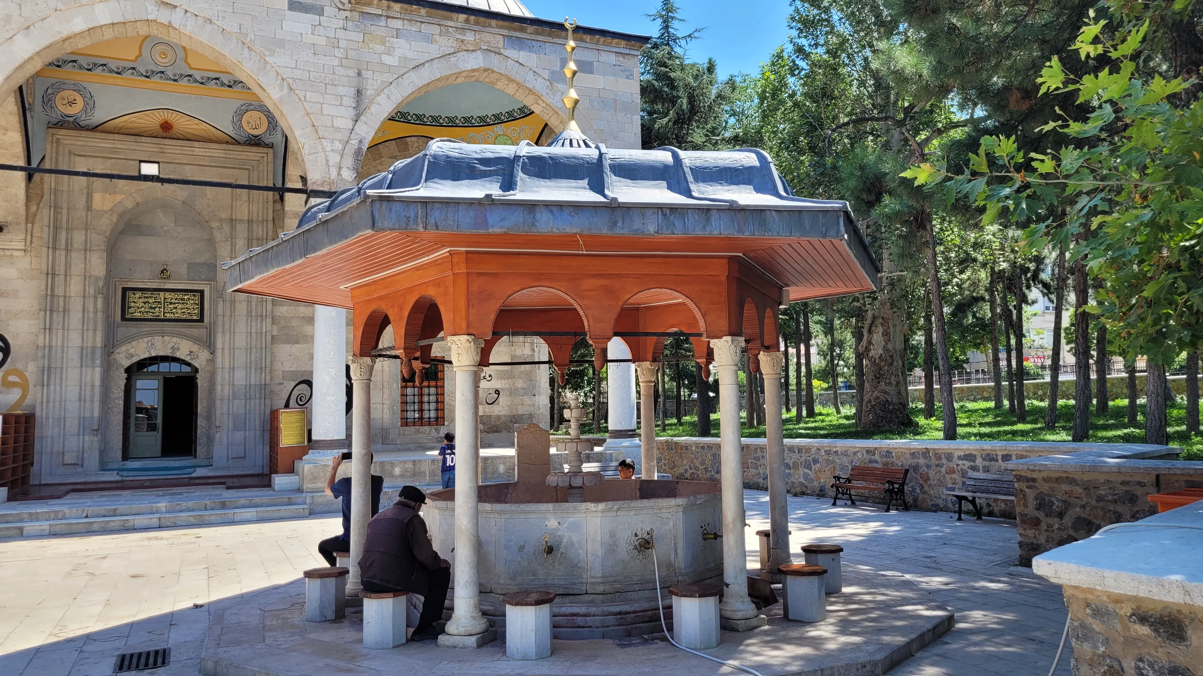 12 sütunlu şadırvan
