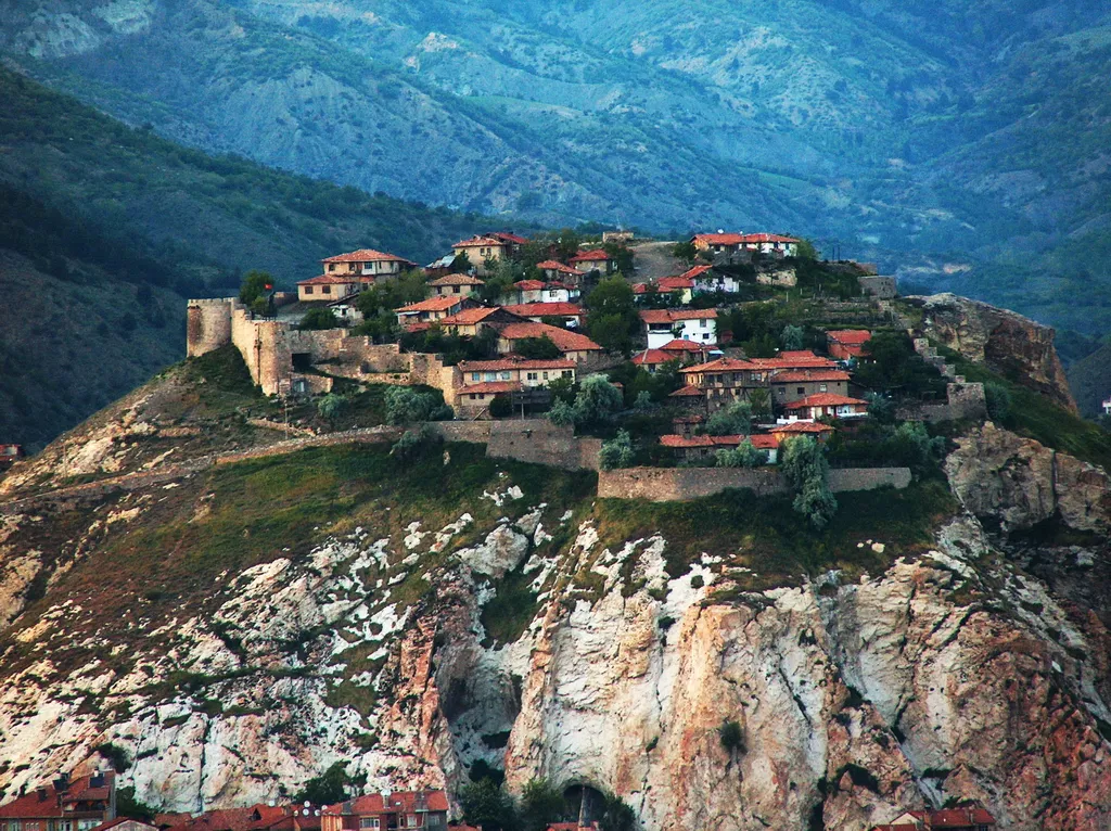 İskilip Kalesi surları
