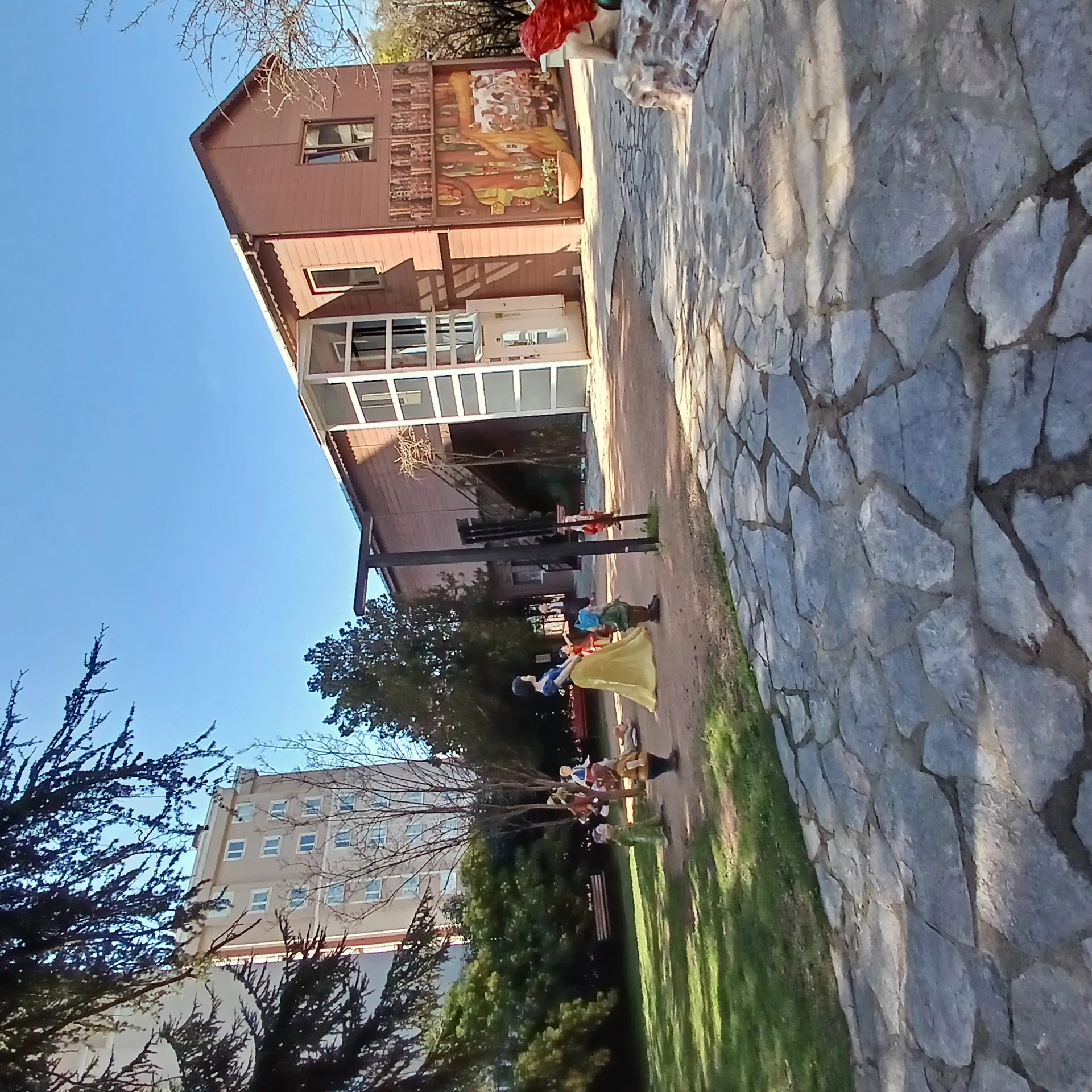 Müze bahçesi ve Atölye binası