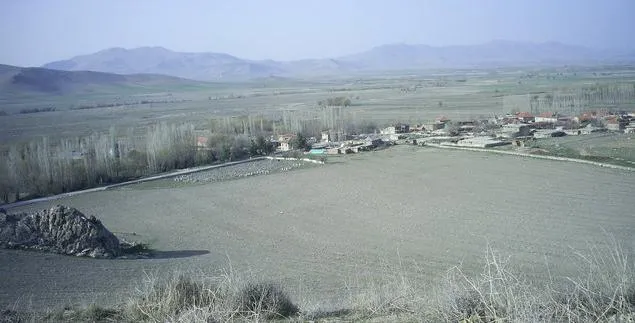 Köyden bir görünüm (Nisan 2005)
