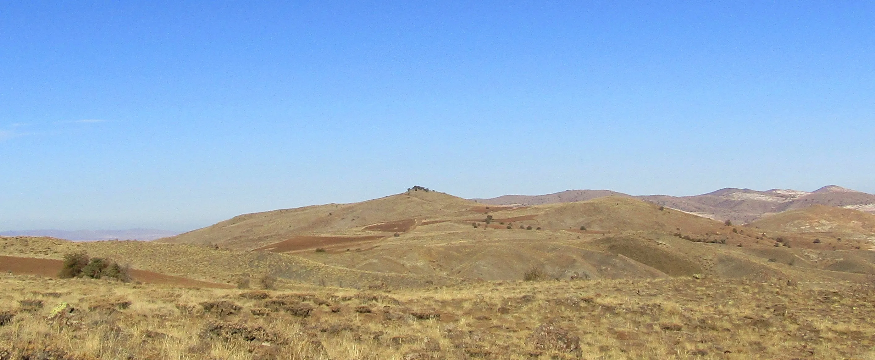 Karababa Tepesi (uzaktan)