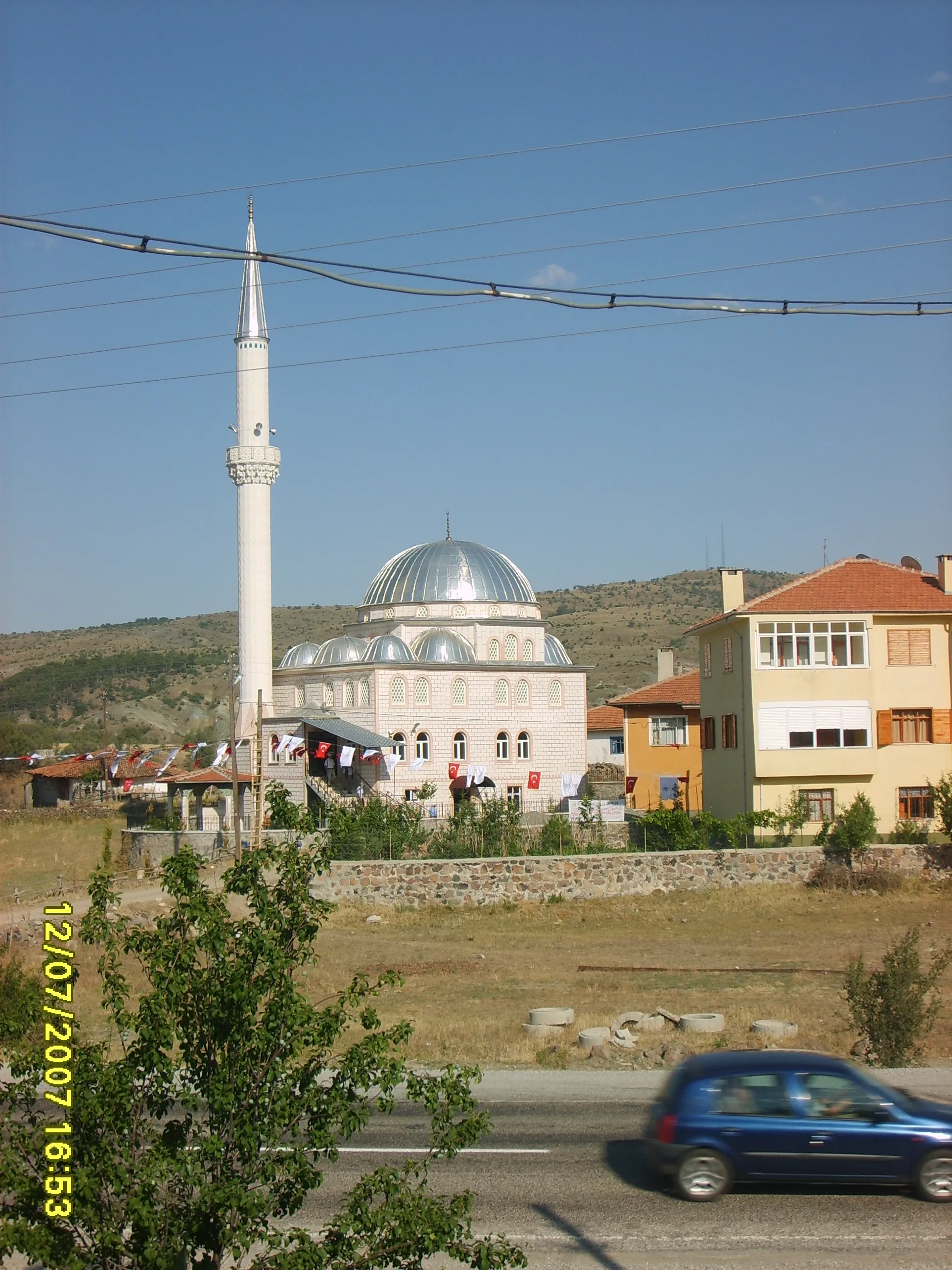 Köyün camisi (Temmuz 2007)