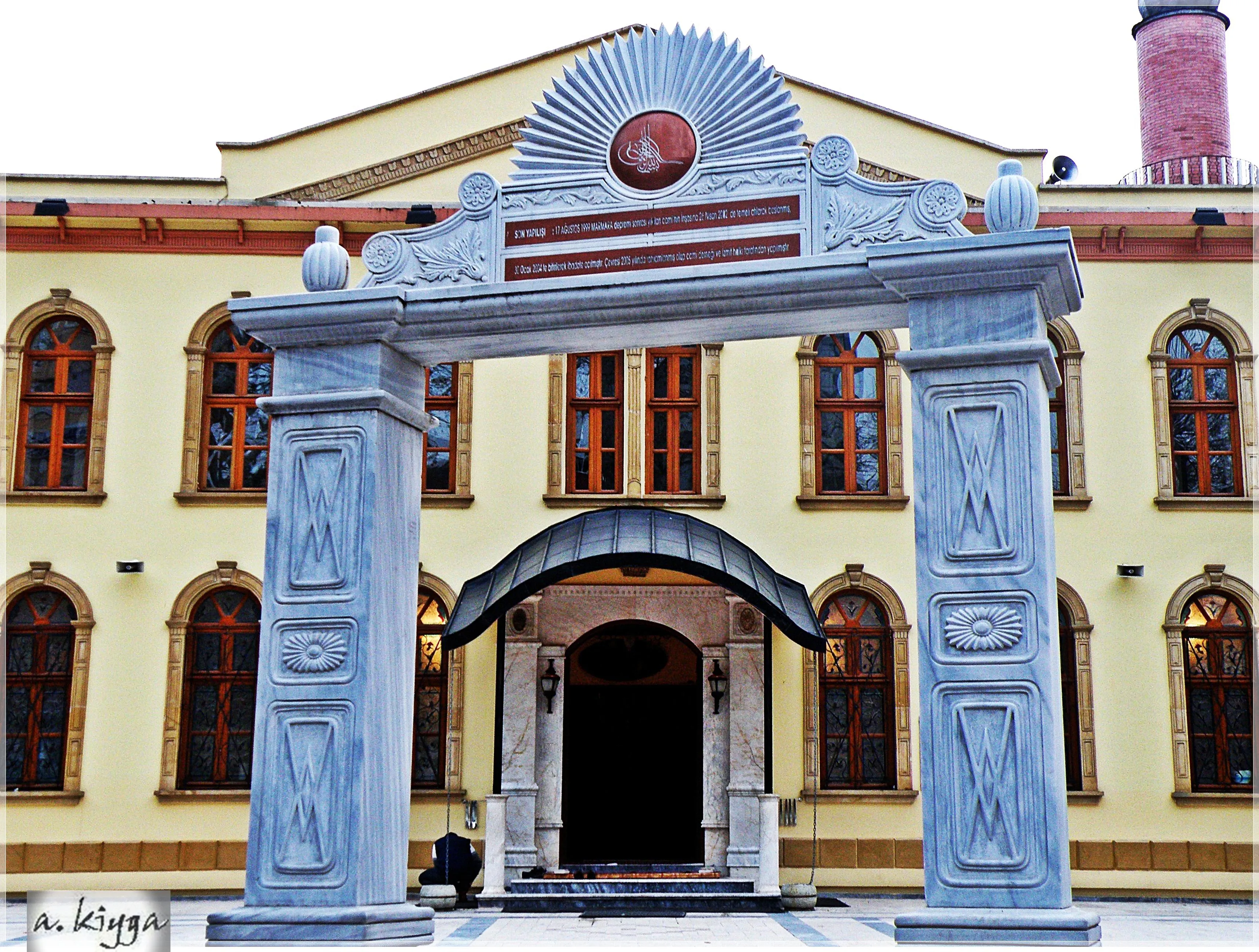 Caminin kapısı
