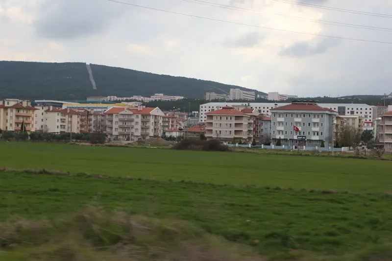 Kötekli'nin Denizli kara yolundan görünümü