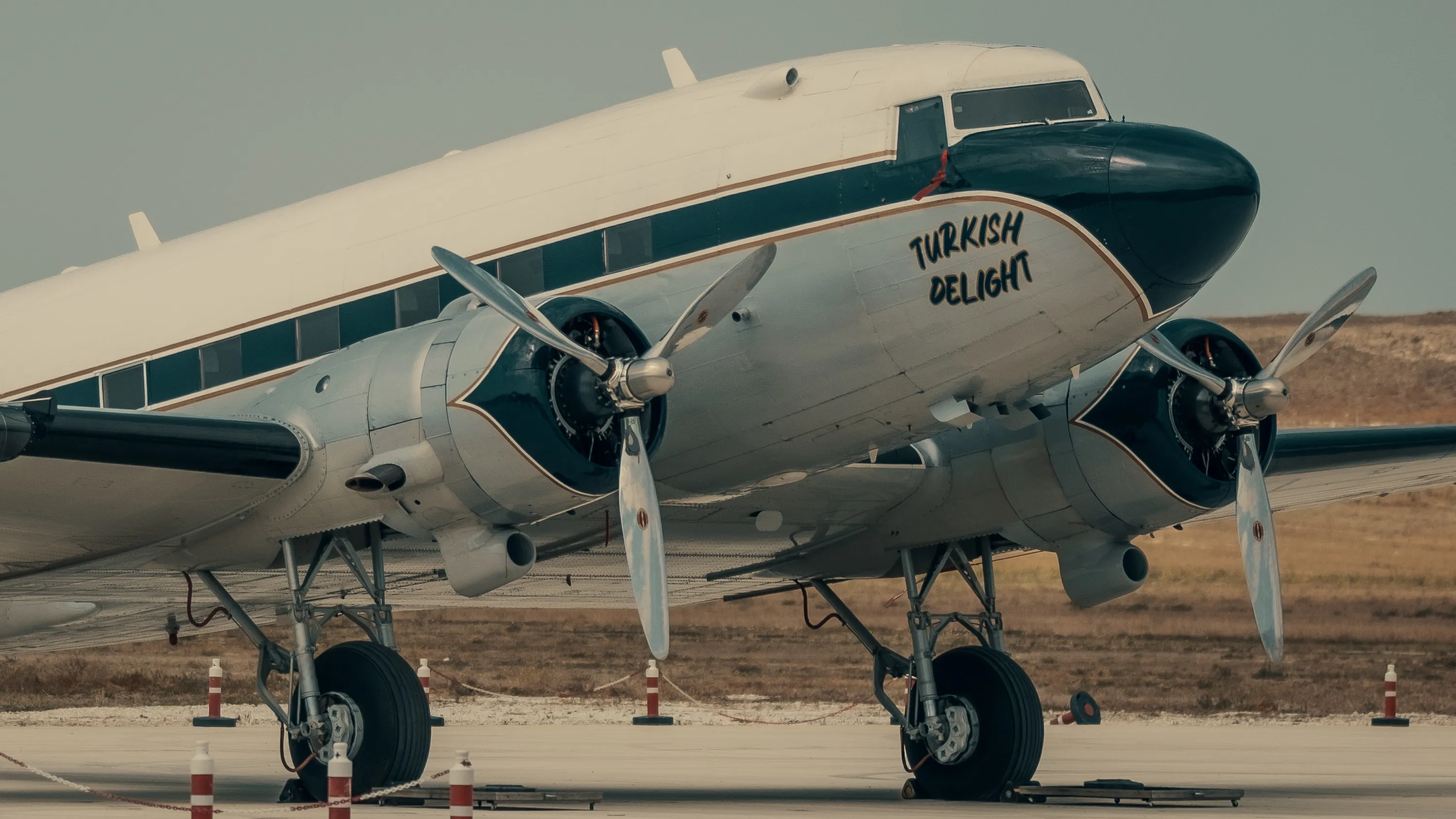Douglas DC-3 Turkish Delight