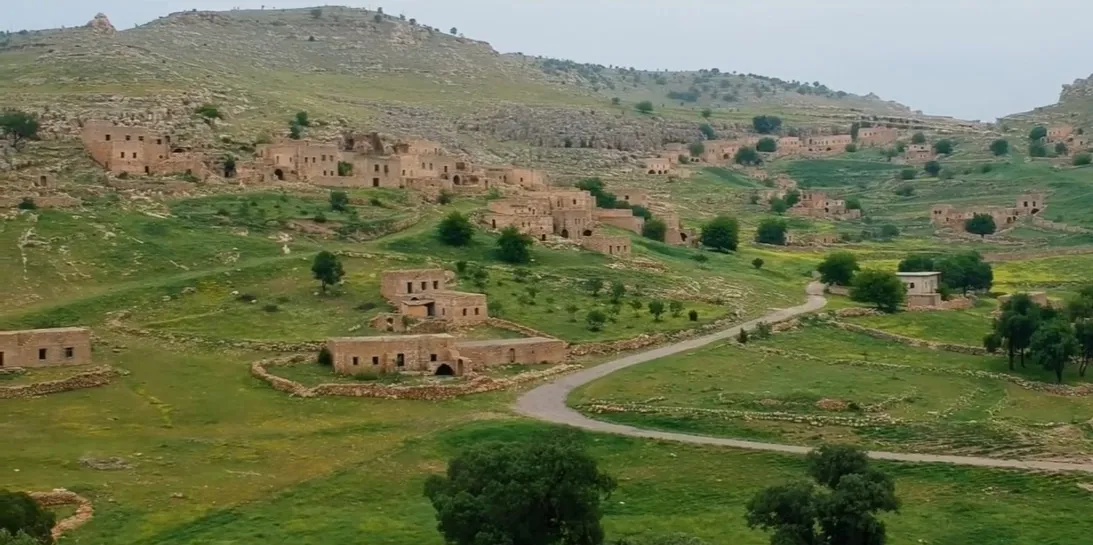 Köyün uzaktan görüntüsü