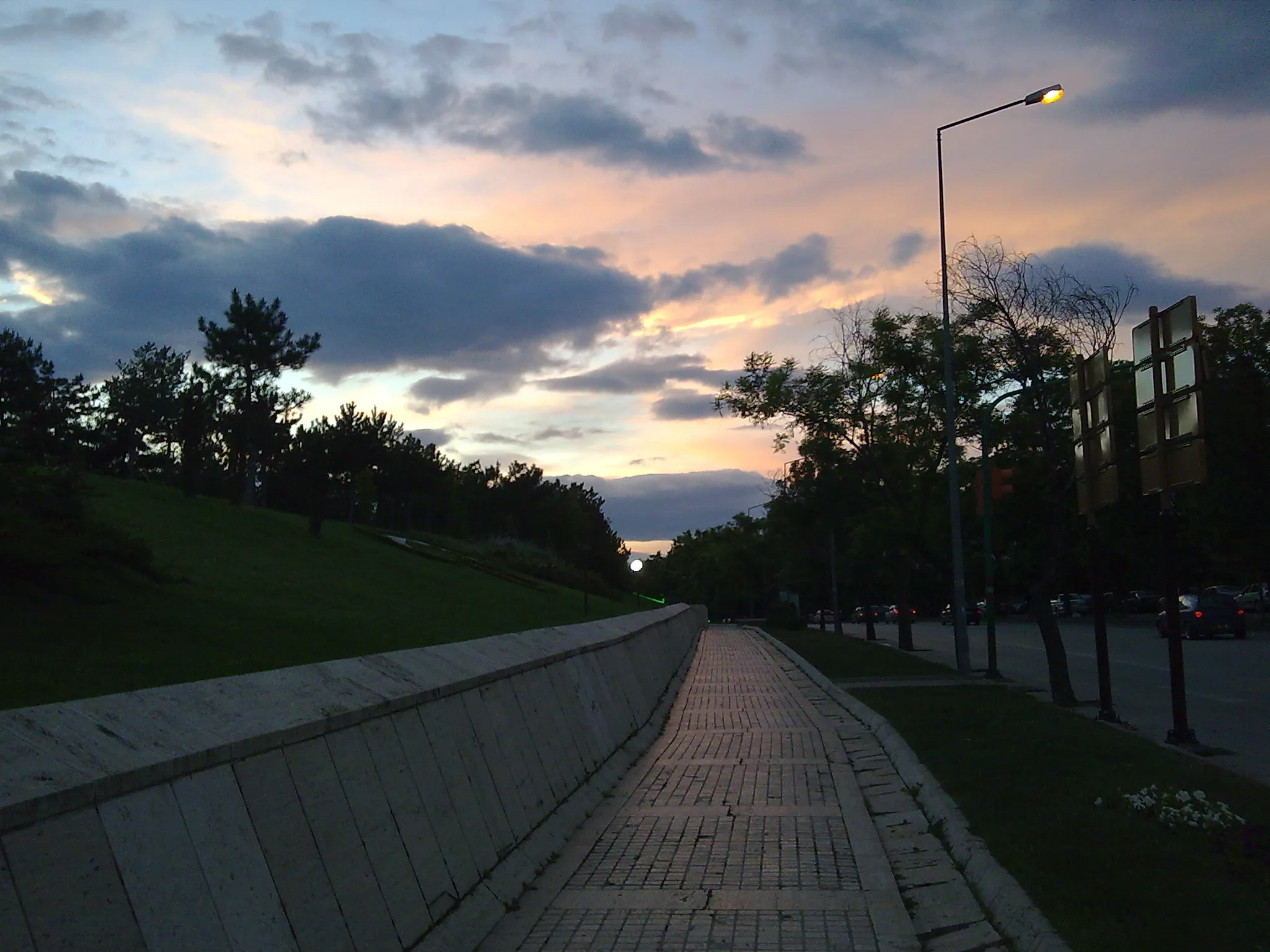 Gençlik Caddesi'nden bir günbatımı