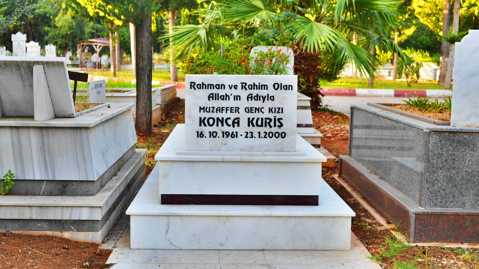 Konca Kuriş'in mezarı.