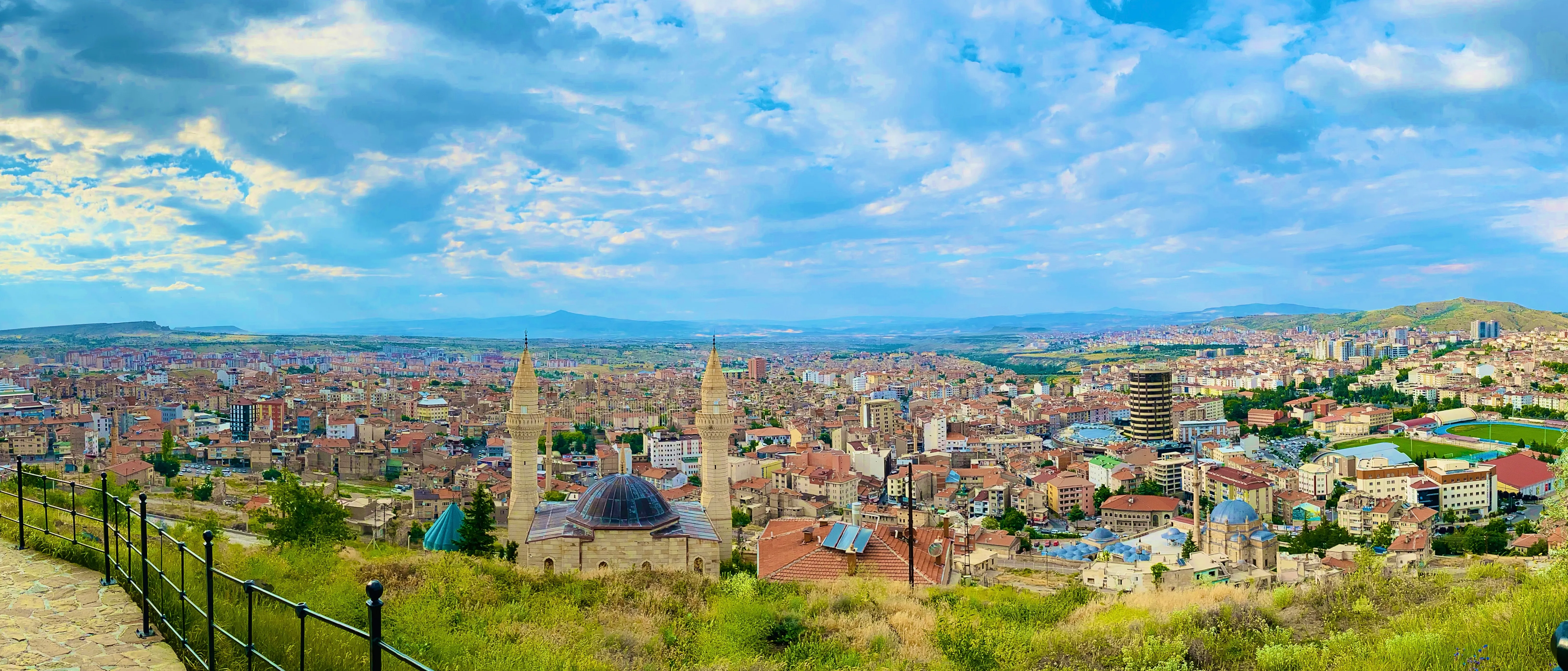 Nevşehir Kalesi'nden şehrin görünümü