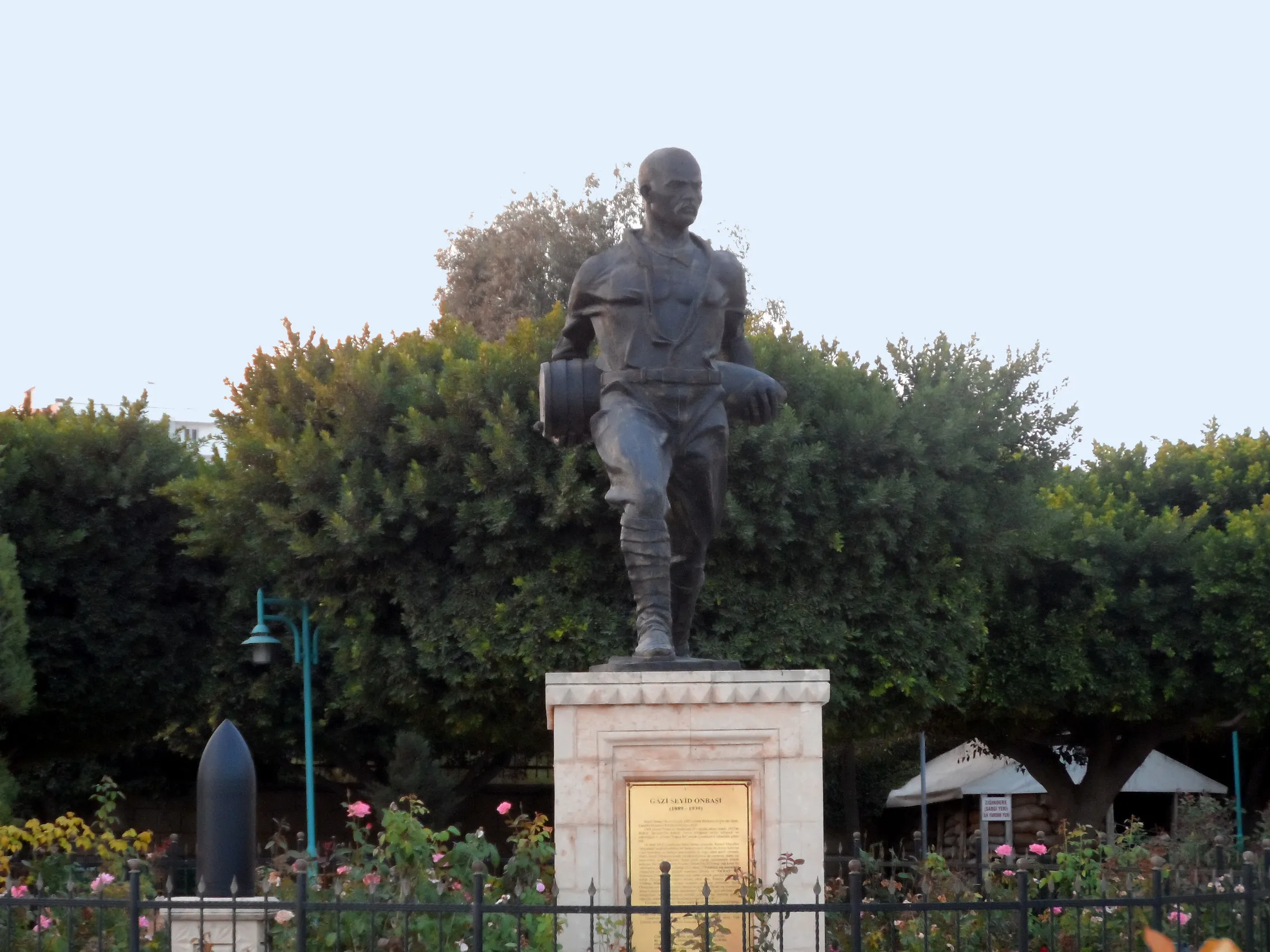 Seyit Onbaşı heykeli