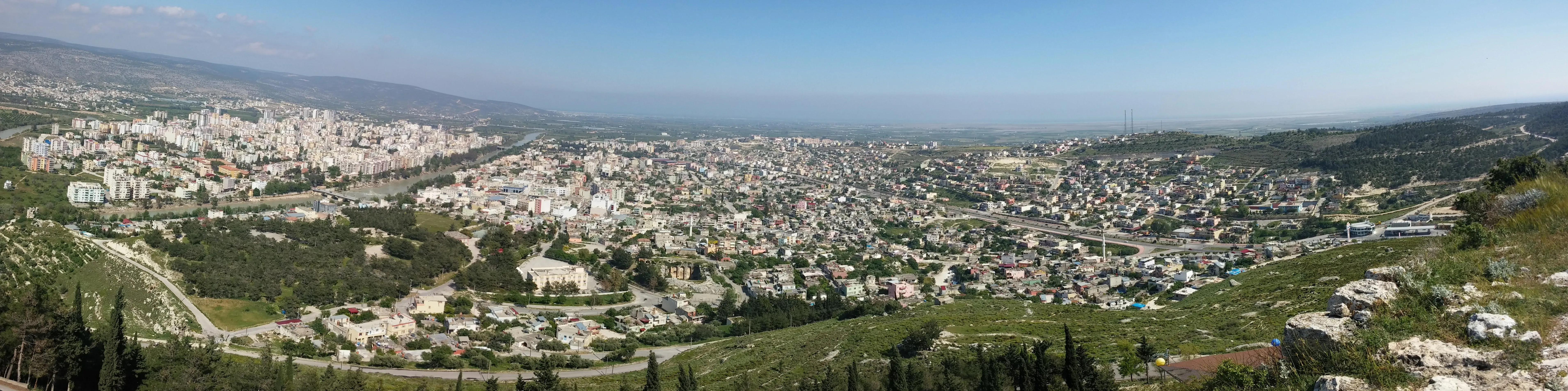 Silifke Kalesi'nden Silifke'nin görünümü.