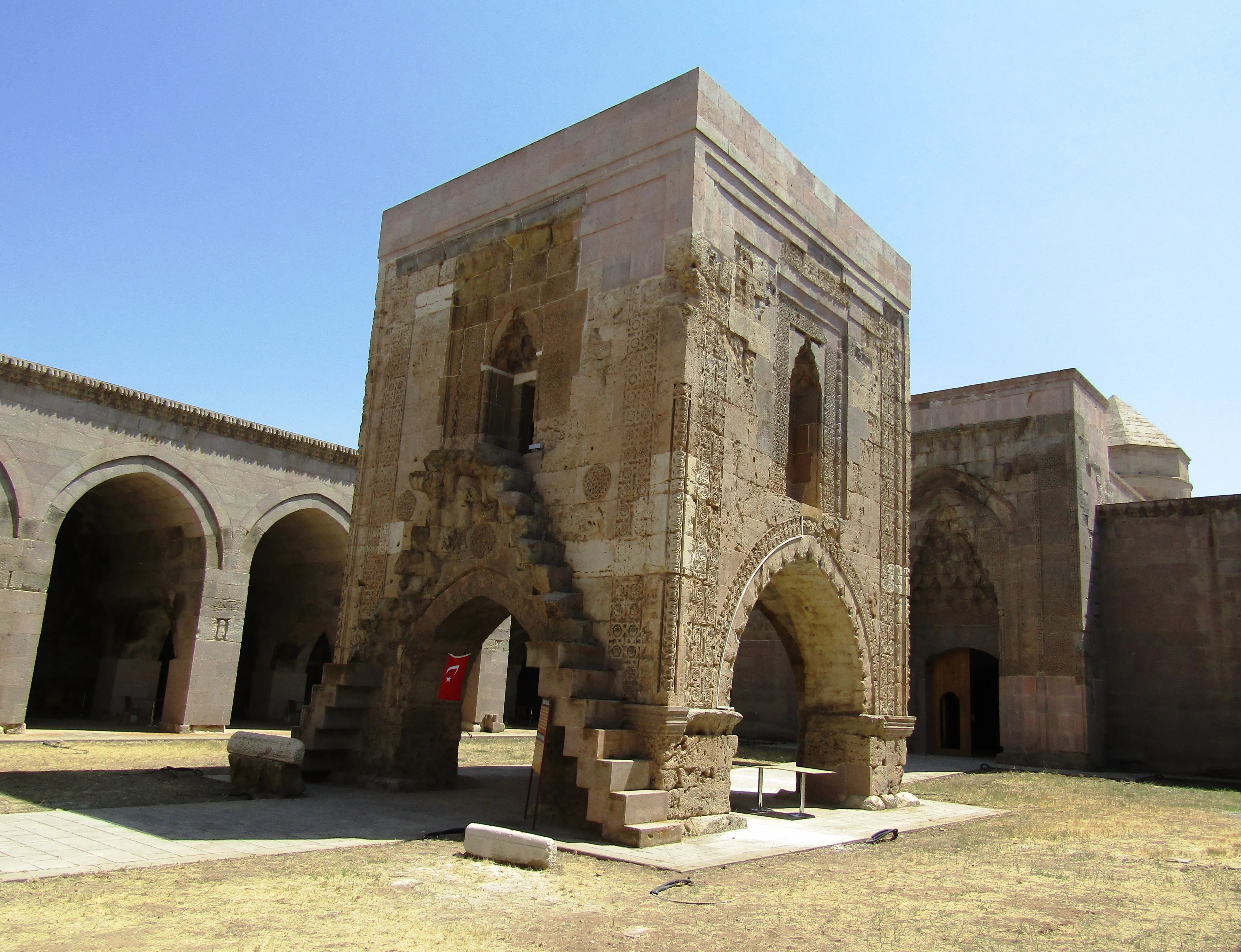 Sultanhanı (Kayseri) - Köşk Mescit