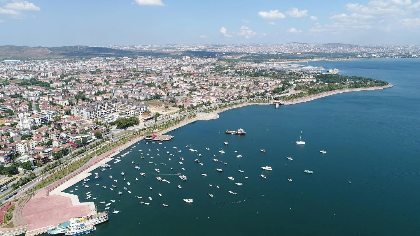 Tuzla'nın genel görünümü (Mayıs 2012)