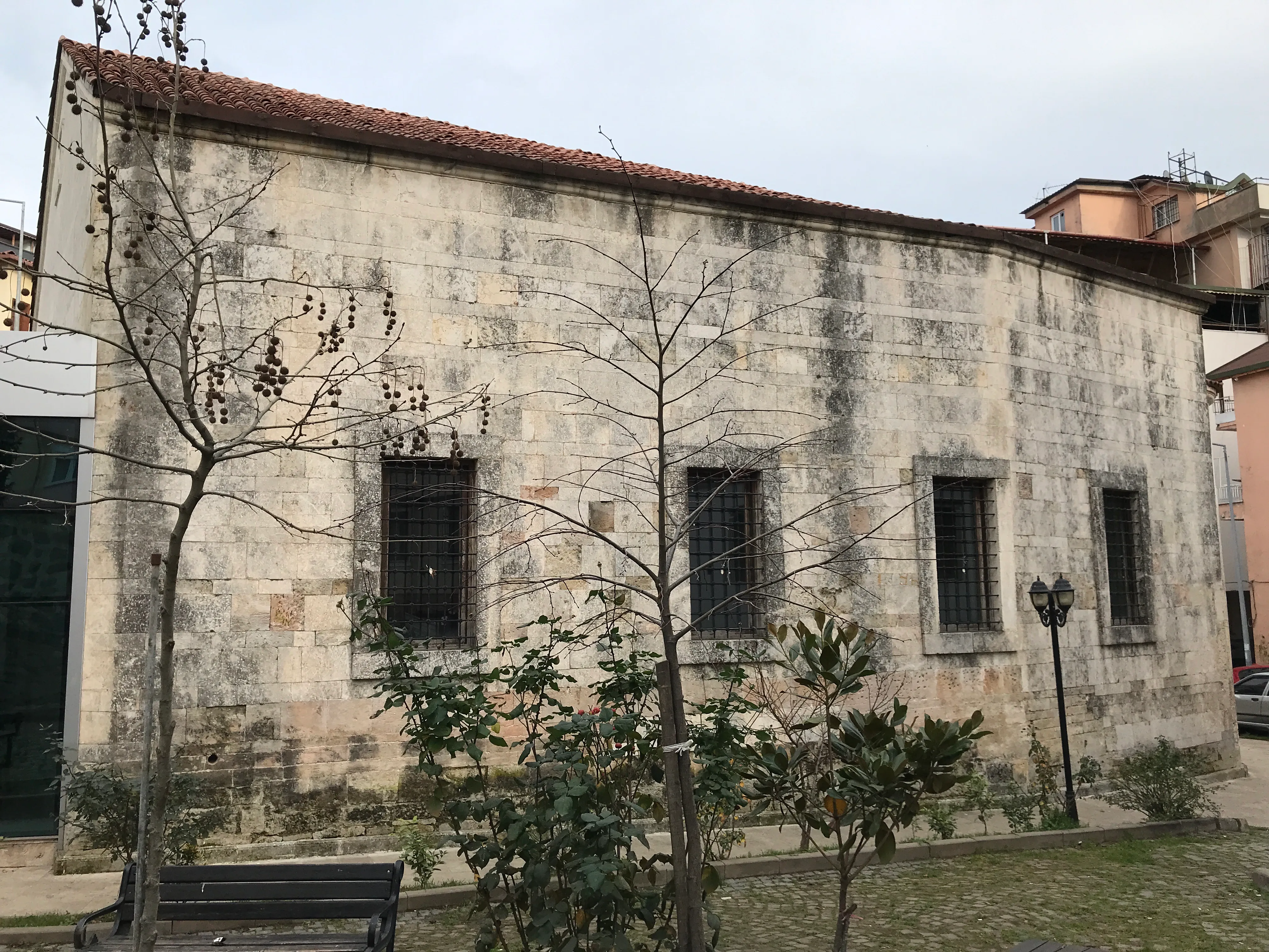 Yalı Kilisesi'nin güneyden görünüşü