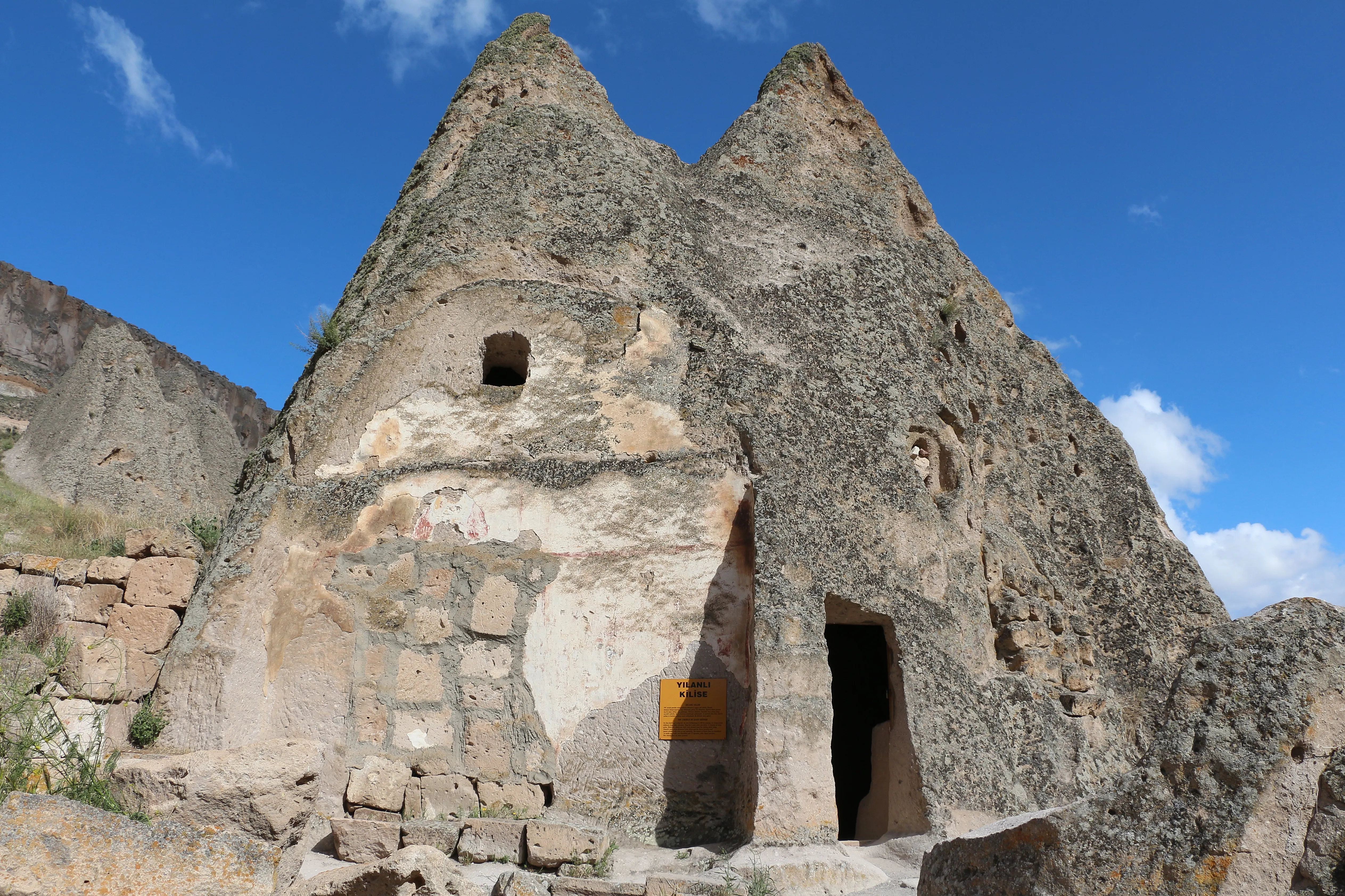 Yilanli Kilise