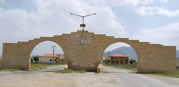 Köyün girişinden bir görünüm