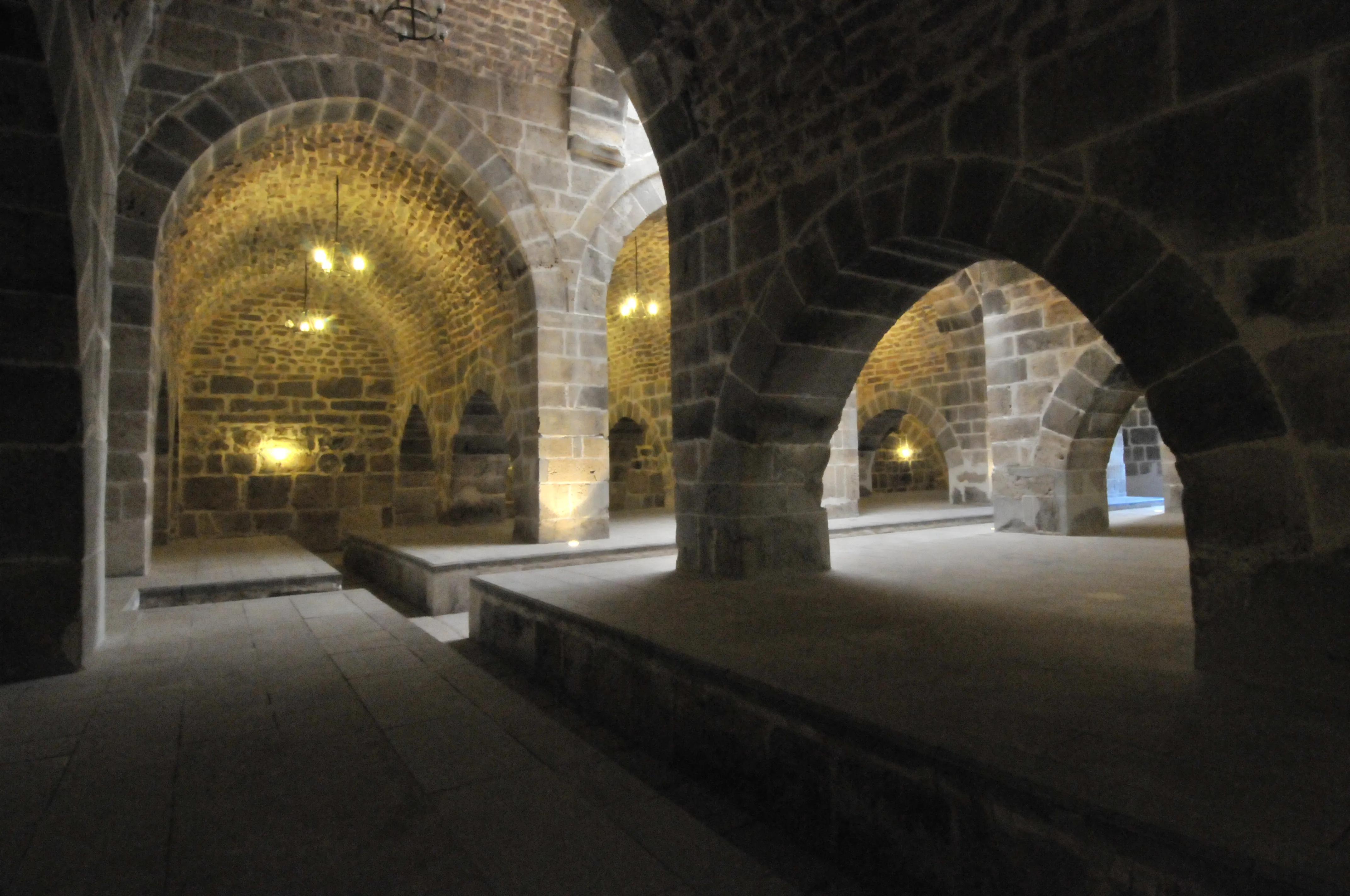 Zazadin Hanı avlu bölümü